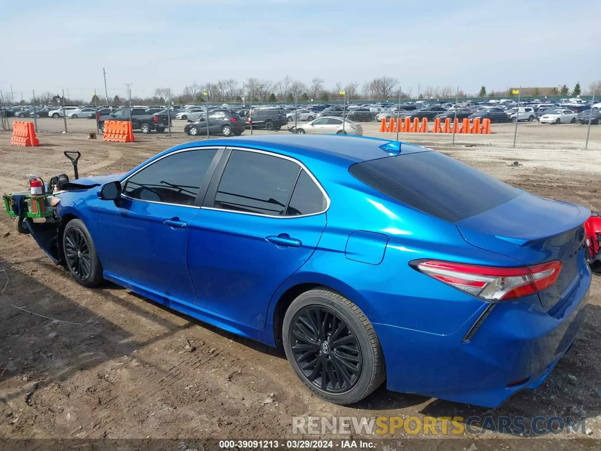 3 fotografías del automóvil dañado 4T1B11HK3KU222721 TOYOTA CAMRY 2019