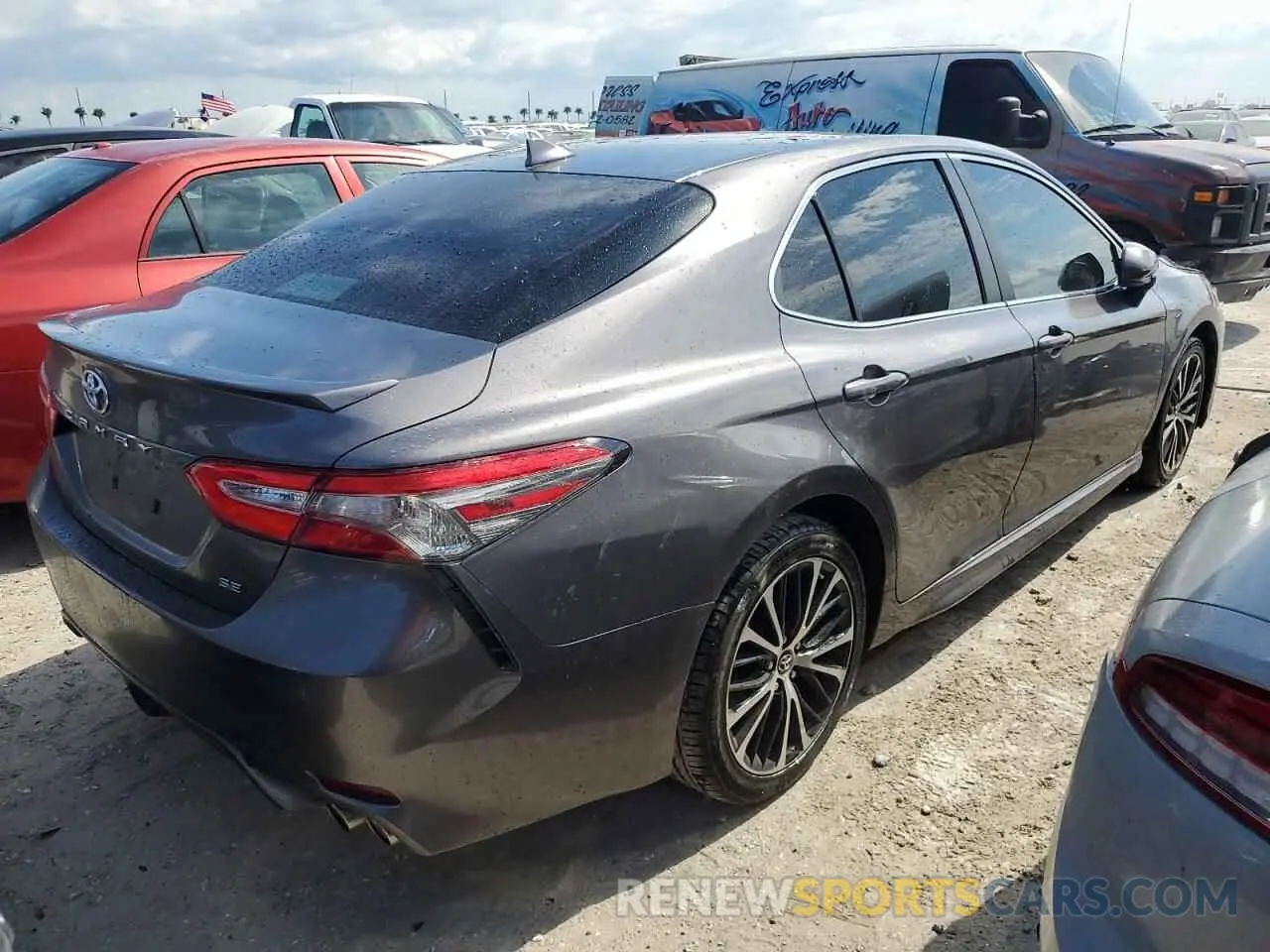 3 fotografías del automóvil dañado 4T1B11HK3KU238272 TOYOTA CAMRY 2019