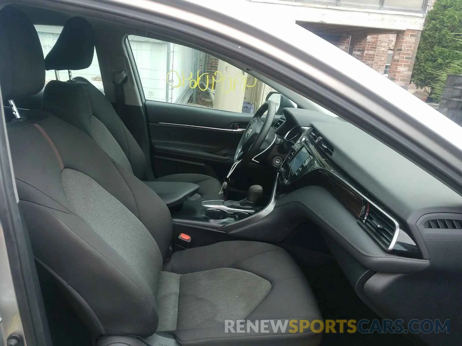 5 fotografías del automóvil dañado 4T1B11HK3KU240555 TOYOTA CAMRY 2019
