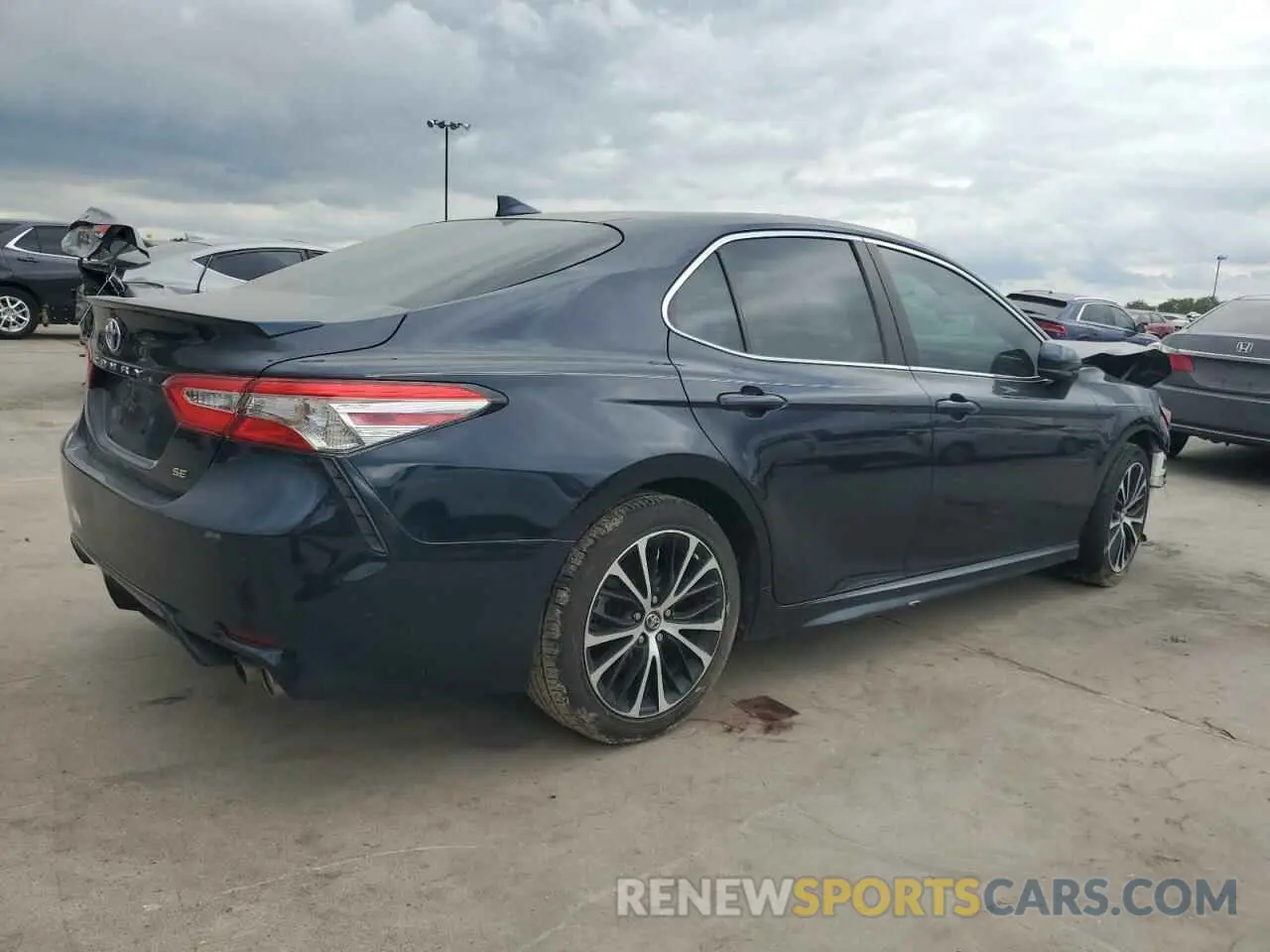 3 fotografías del automóvil dañado 4T1B11HK3KU257128 TOYOTA CAMRY 2019