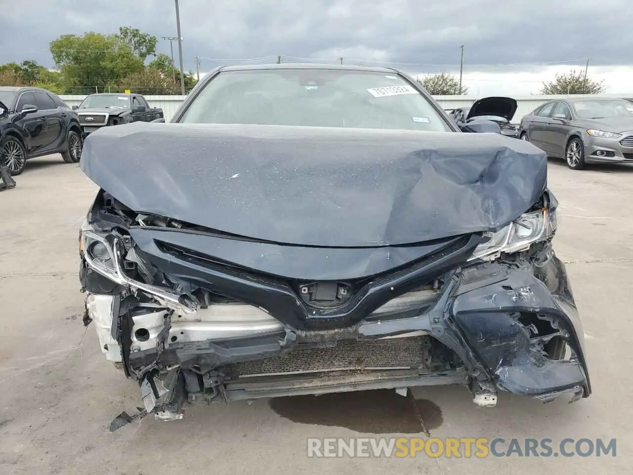 5 fotografías del automóvil dañado 4T1B11HK3KU257128 TOYOTA CAMRY 2019