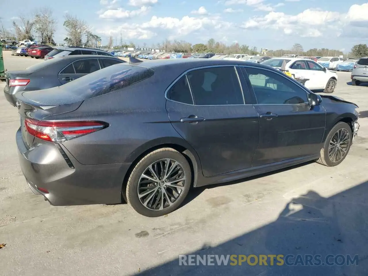 3 fotografías del automóvil dañado 4T1B11HK3KU267528 TOYOTA CAMRY 2019