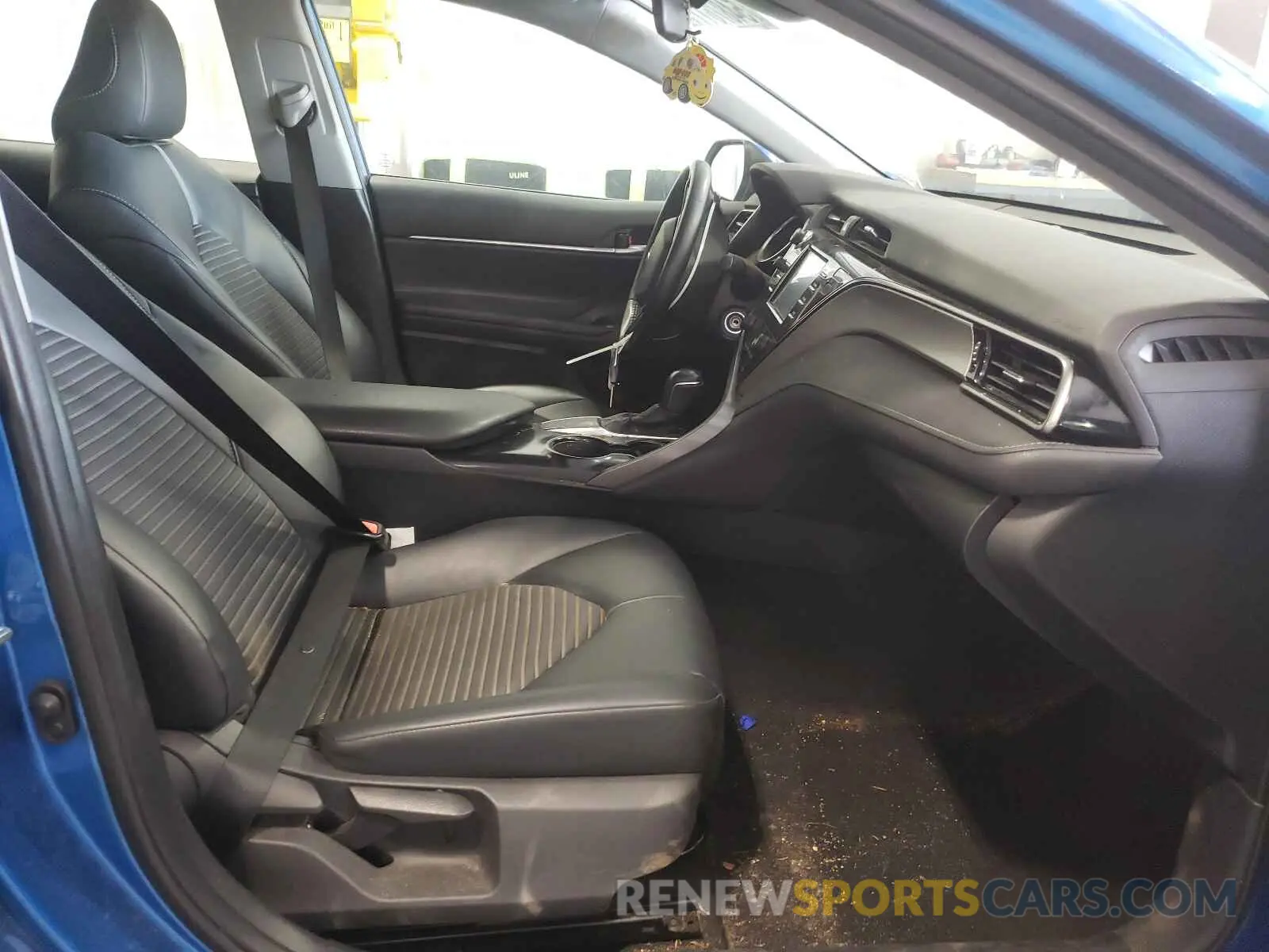 5 fotografías del automóvil dañado 4T1B11HK3KU268405 TOYOTA CAMRY 2019