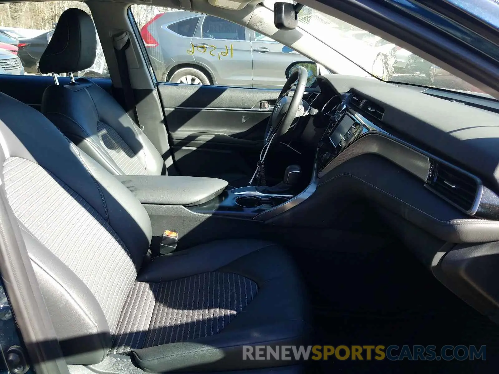 5 fotografías del automóvil dañado 4T1B11HK3KU286354 TOYOTA CAMRY 2019