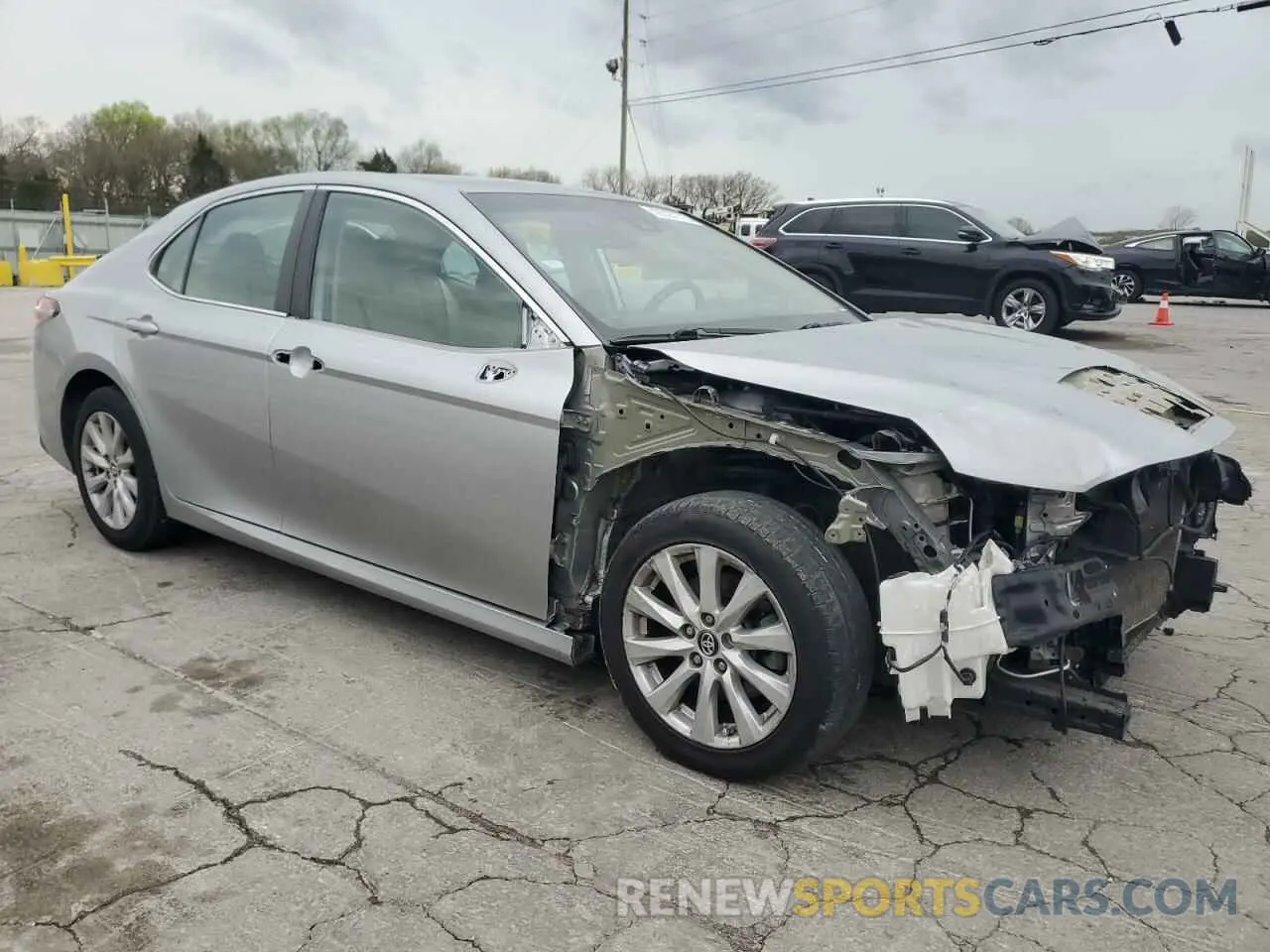 4 fotografías del automóvil dañado 4T1B11HK3KU682736 TOYOTA CAMRY 2019
