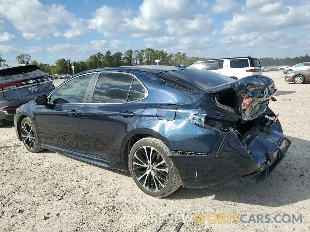 2 fotografías del automóvil dañado 4T1B11HK3KU683627 TOYOTA CAMRY 2019