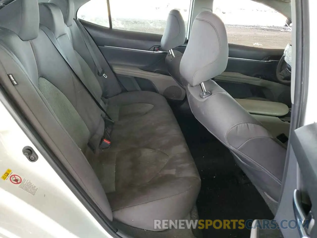 10 fotografías del automóvil dañado 4T1B11HK3KU684129 TOYOTA CAMRY 2019
