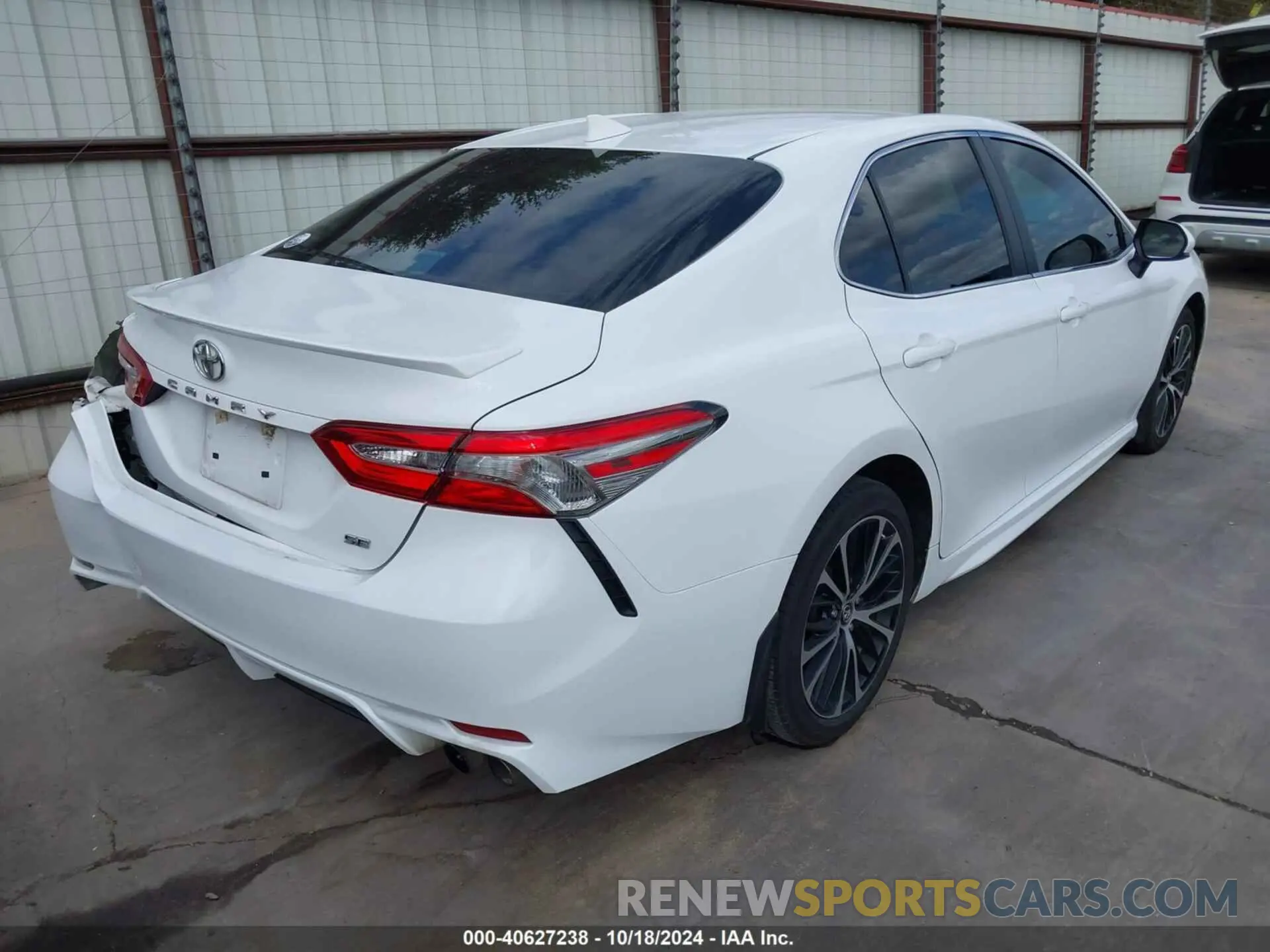 4 fotografías del automóvil dañado 4T1B11HK3KU695728 TOYOTA CAMRY 2019