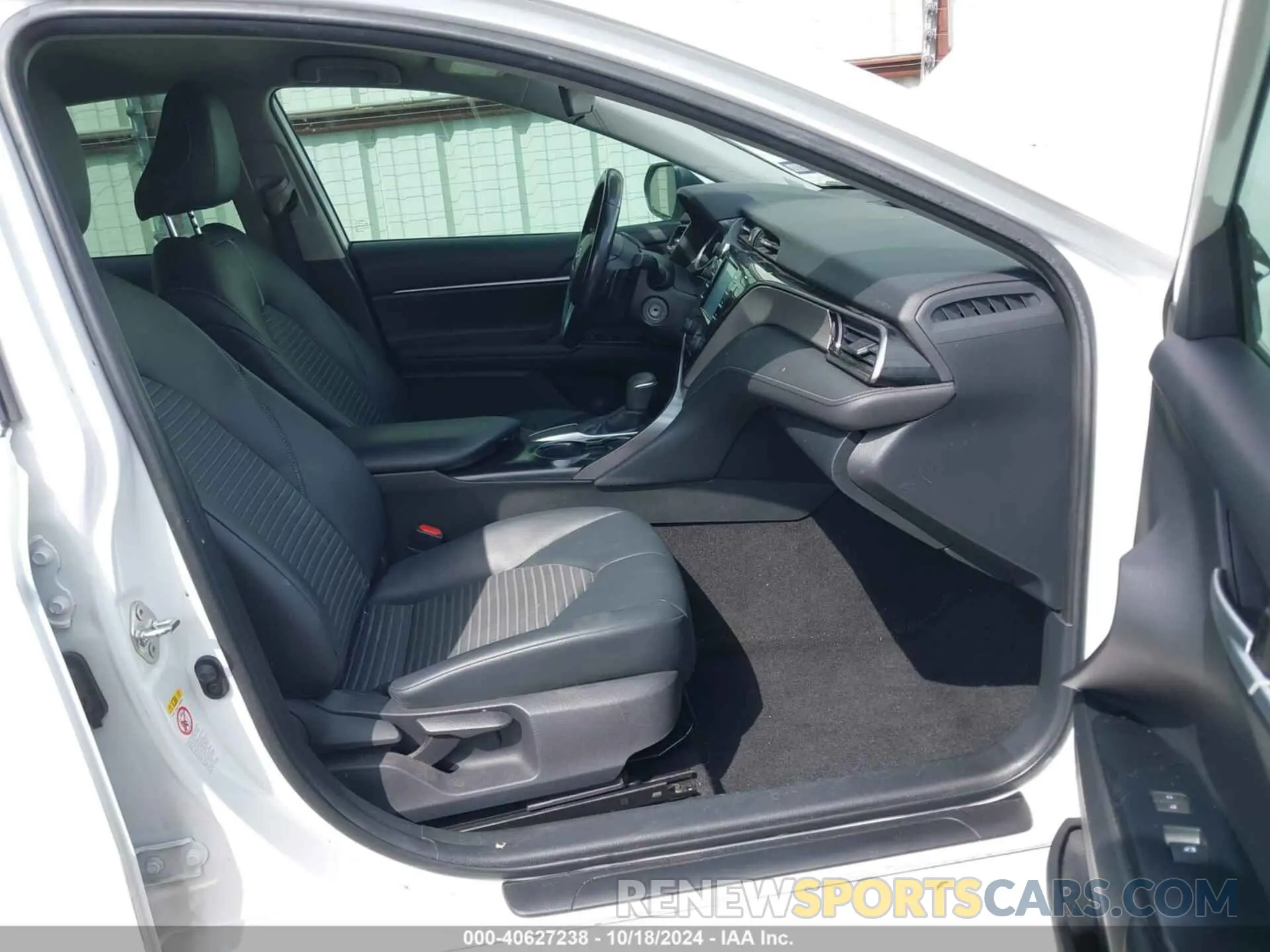 5 fotografías del automóvil dañado 4T1B11HK3KU695728 TOYOTA CAMRY 2019