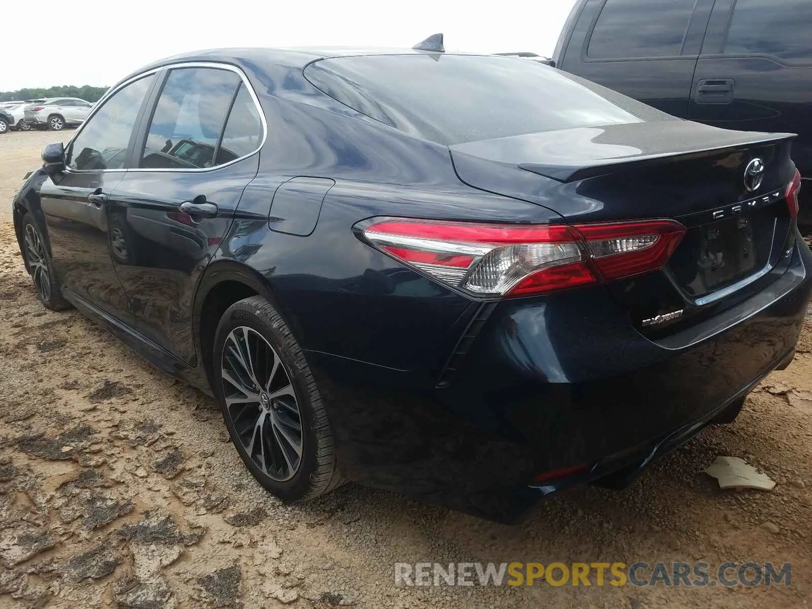 3 fotografías del automóvil dañado 4T1B11HK3KU697169 TOYOTA CAMRY 2019