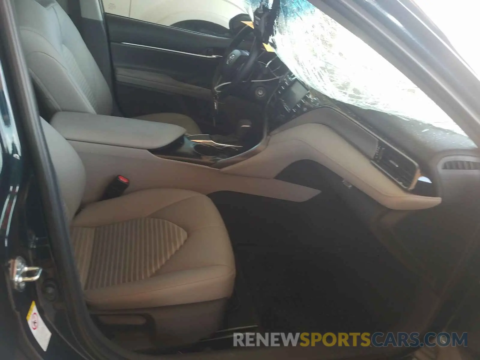 5 fotografías del automóvil dañado 4T1B11HK3KU697169 TOYOTA CAMRY 2019