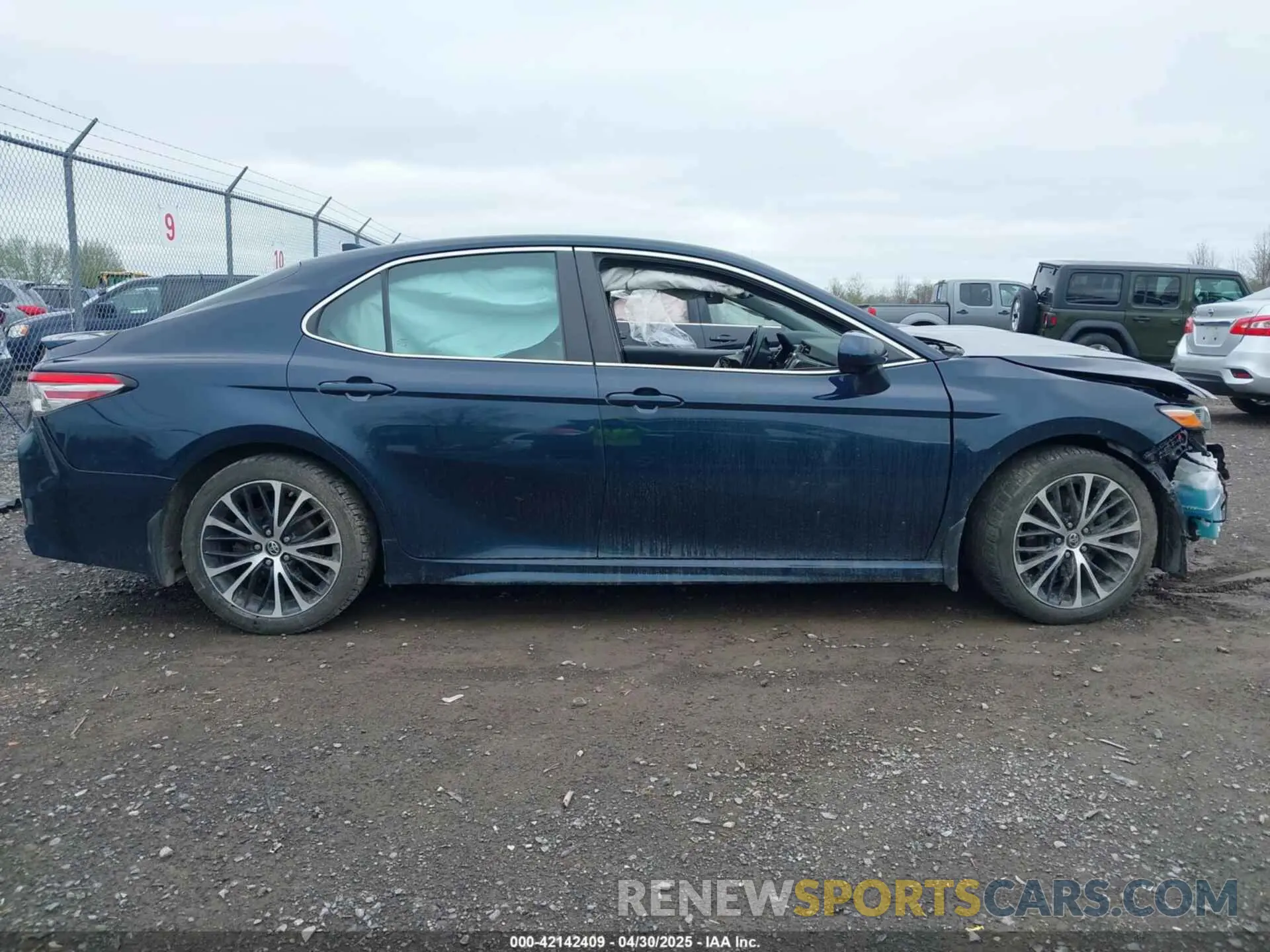 14 fotografías del automóvil dañado 4T1B11HK3KU702368 TOYOTA CAMRY 2019
