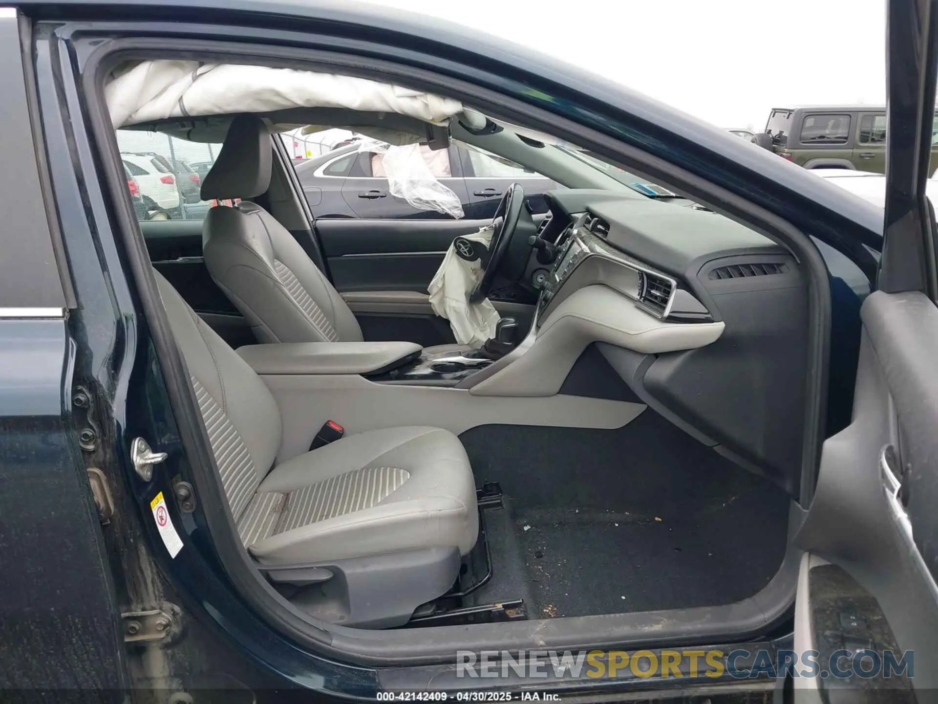 5 fotografías del automóvil dañado 4T1B11HK3KU702368 TOYOTA CAMRY 2019