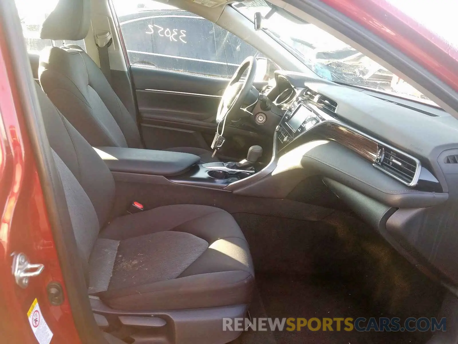 5 fotografías del automóvil dañado 4T1B11HK3KU705450 TOYOTA CAMRY 2019