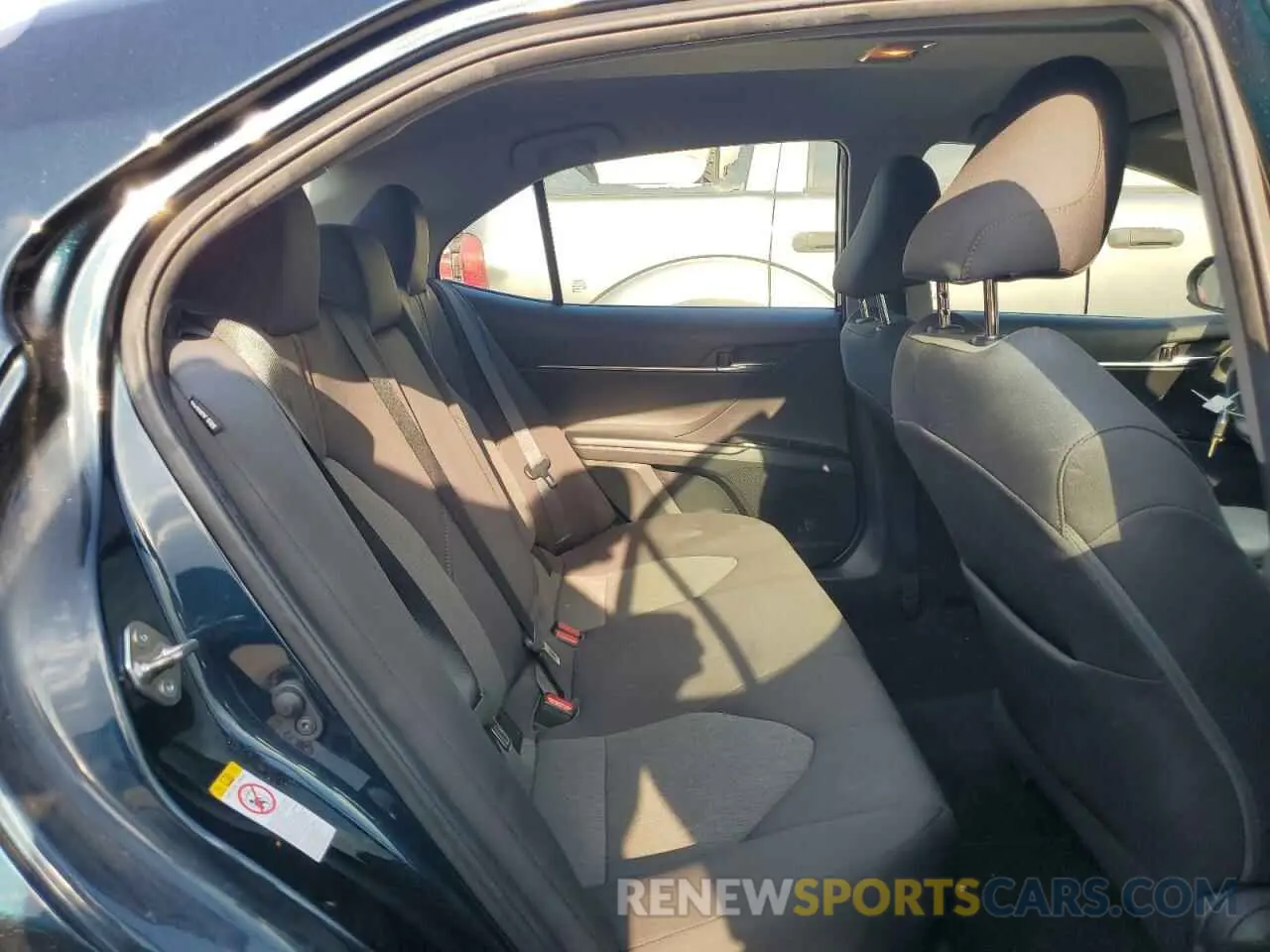 10 fotografías del automóvil dañado 4T1B11HK3KU706131 TOYOTA CAMRY 2019