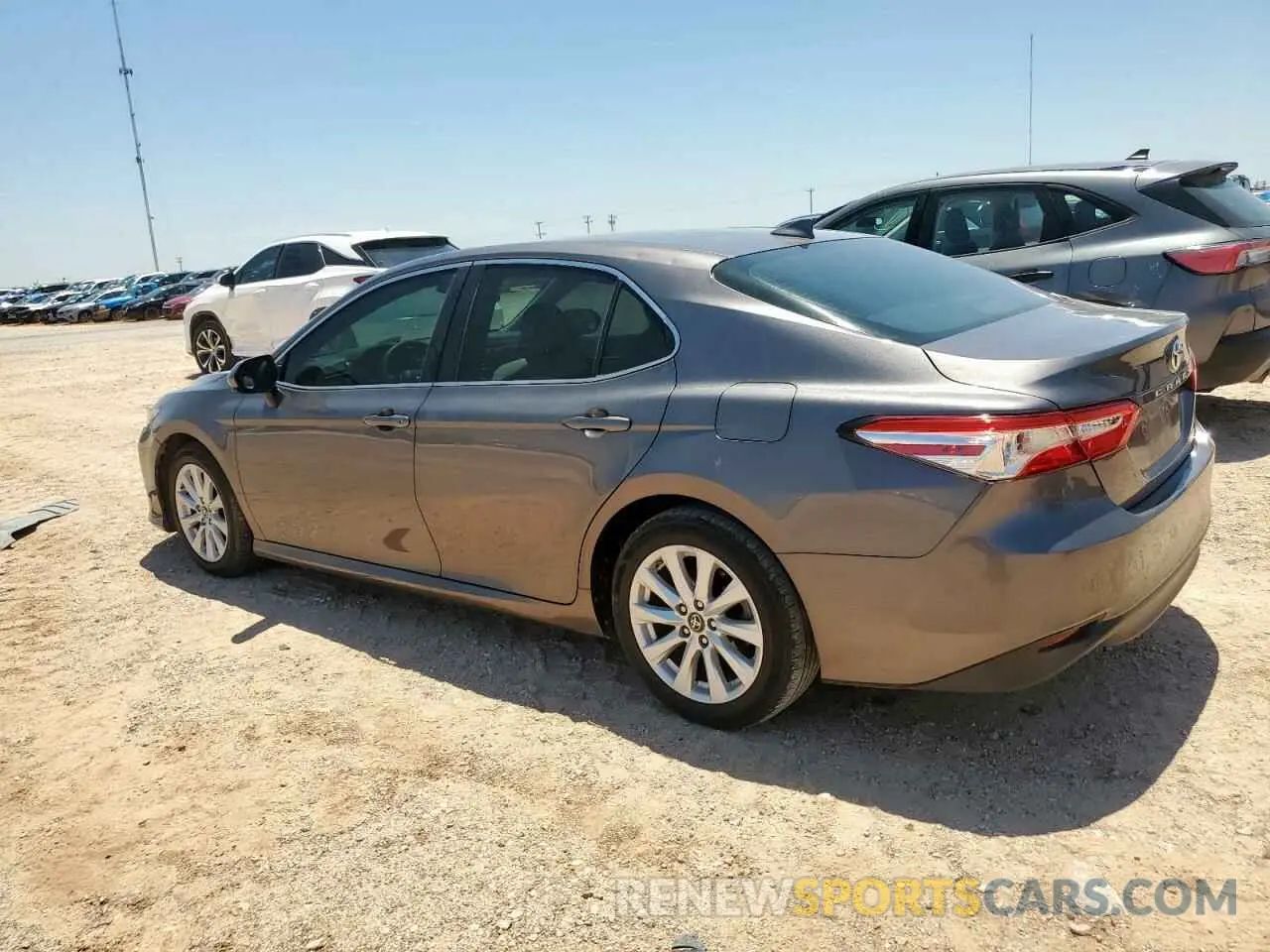 2 fotografías del automóvil dañado 4T1B11HK3KU711250 TOYOTA CAMRY 2019