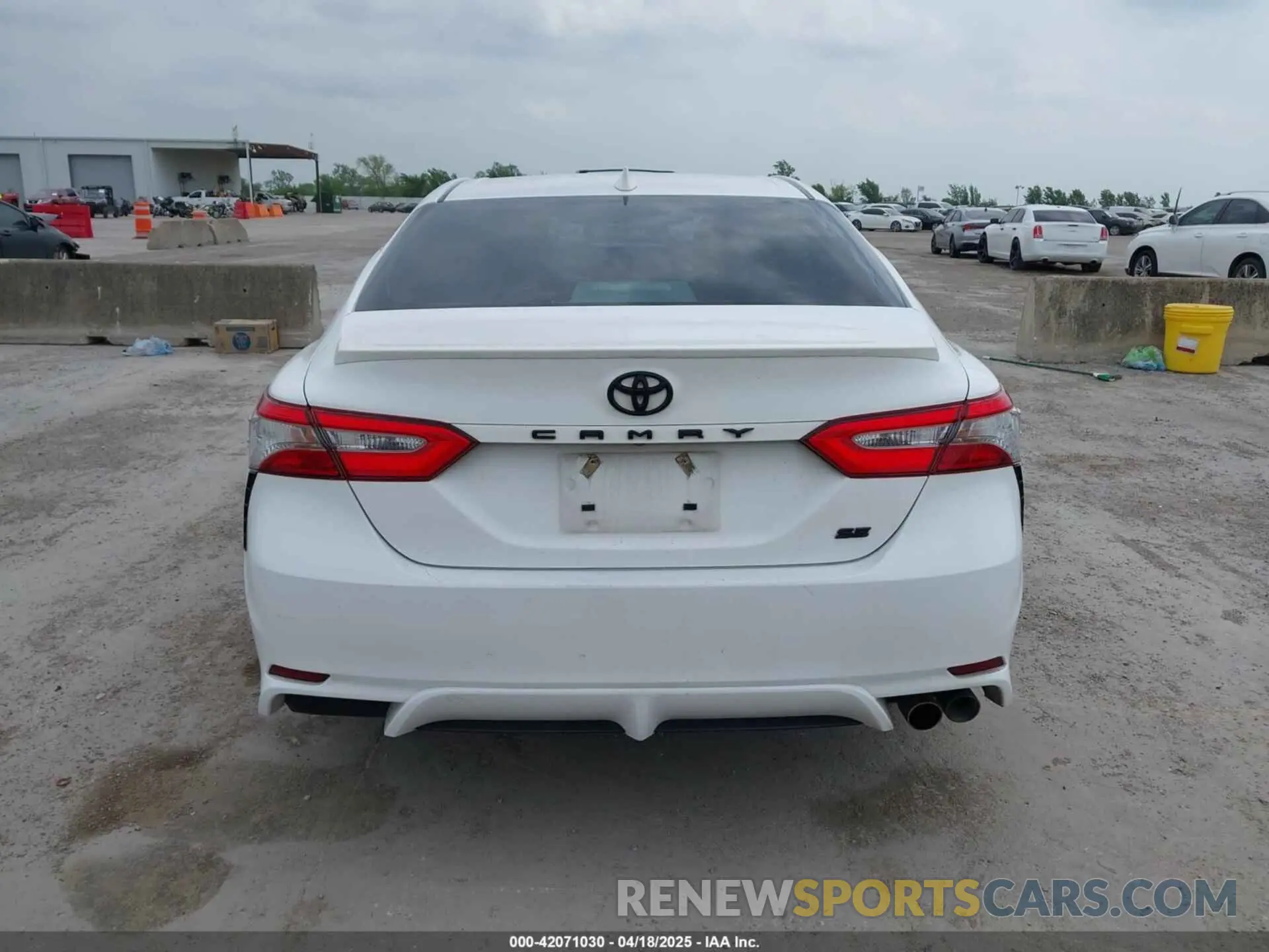 16 fotografías del automóvil dañado 4T1B11HK3KU719137 TOYOTA CAMRY 2019