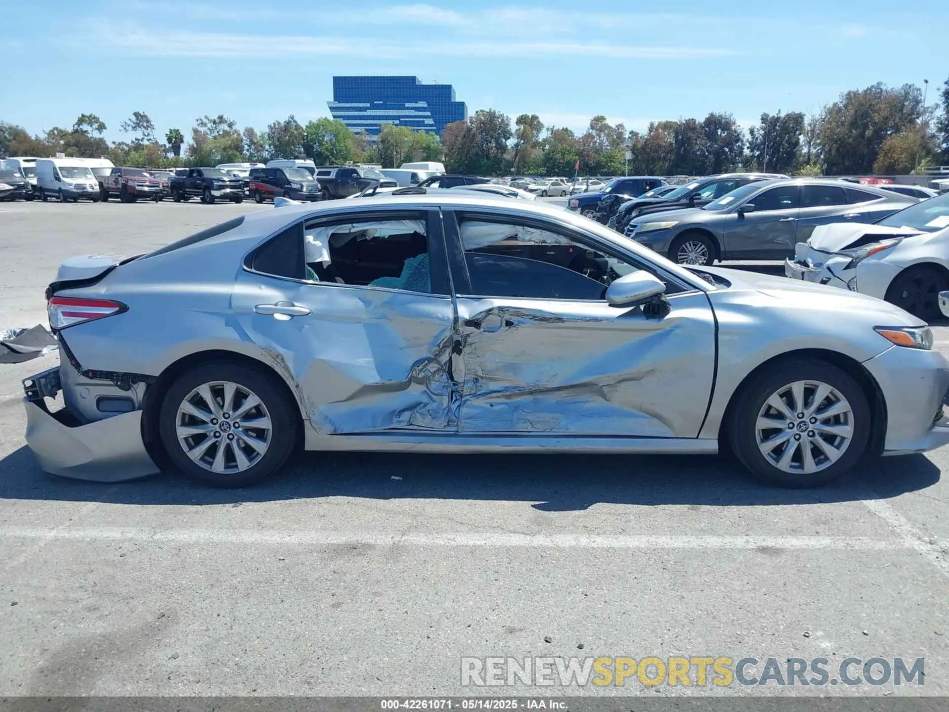 13 fotografías del automóvil dañado 4T1B11HK3KU729666 TOYOTA CAMRY 2019