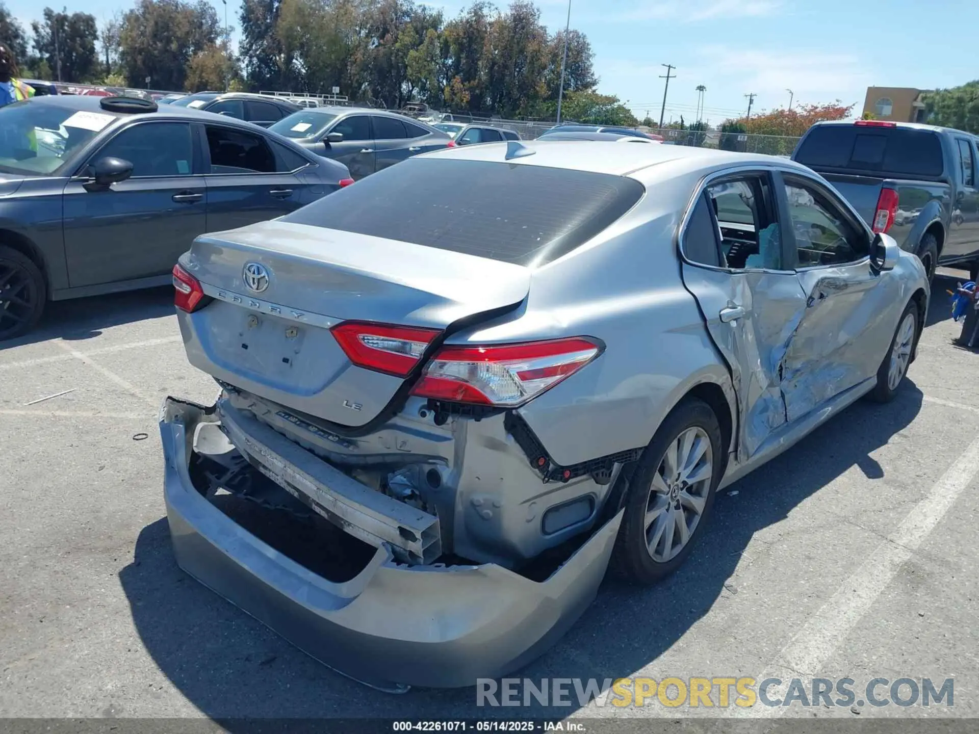 4 fotografías del automóvil dañado 4T1B11HK3KU729666 TOYOTA CAMRY 2019