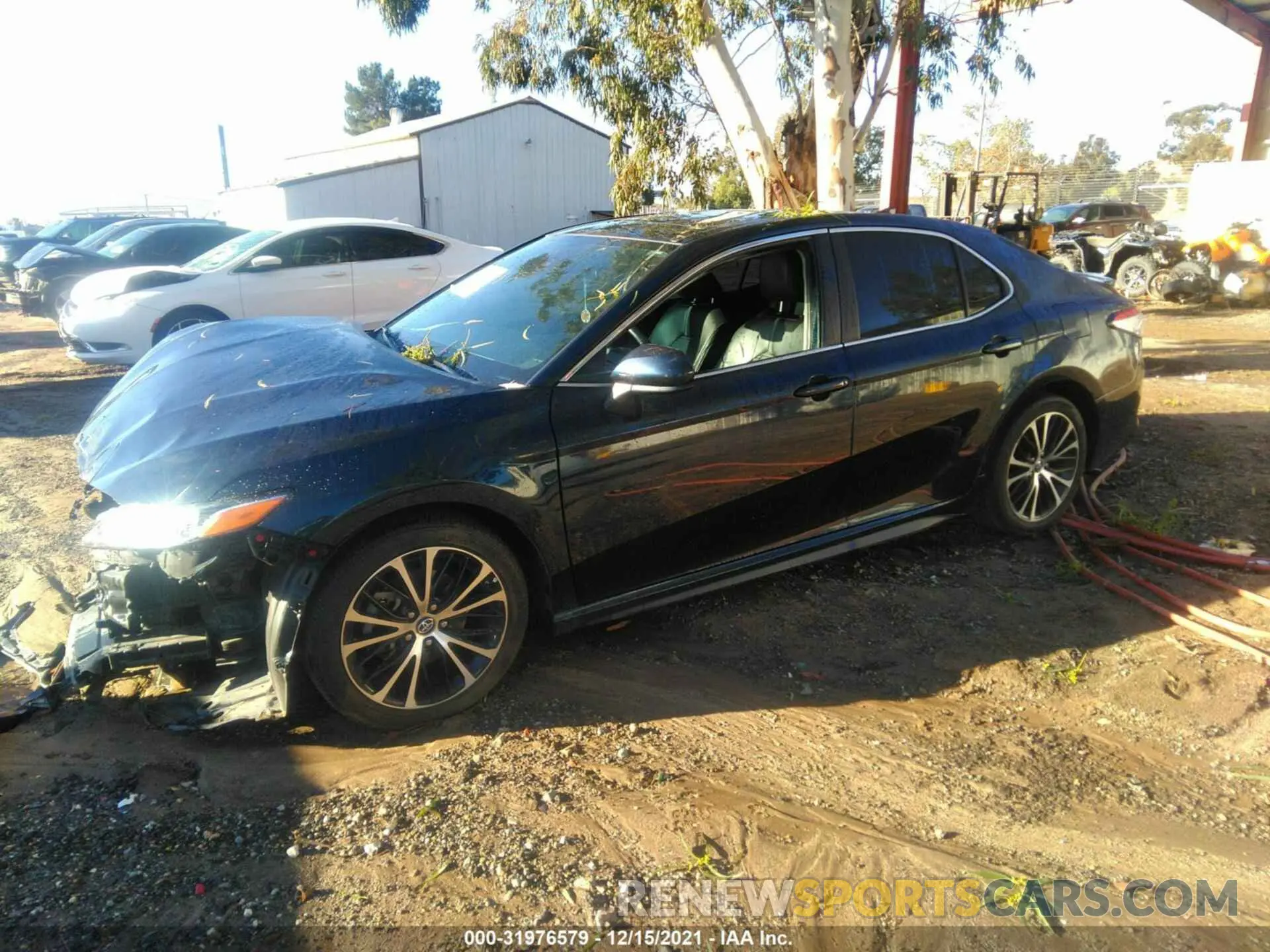 2 fotografías del automóvil dañado 4T1B11HK3KU744670 TOYOTA CAMRY 2019