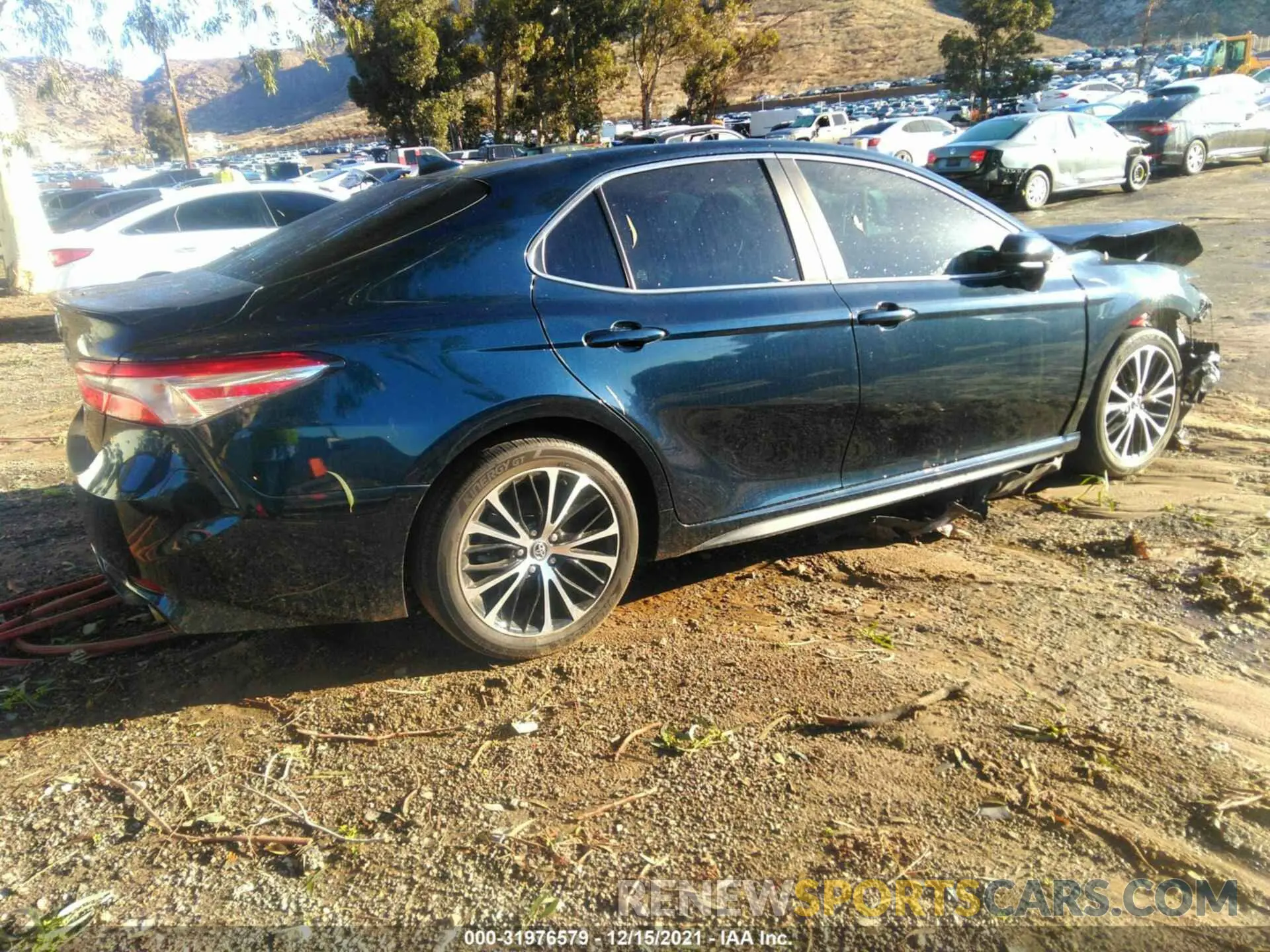 4 fotografías del automóvil dañado 4T1B11HK3KU744670 TOYOTA CAMRY 2019