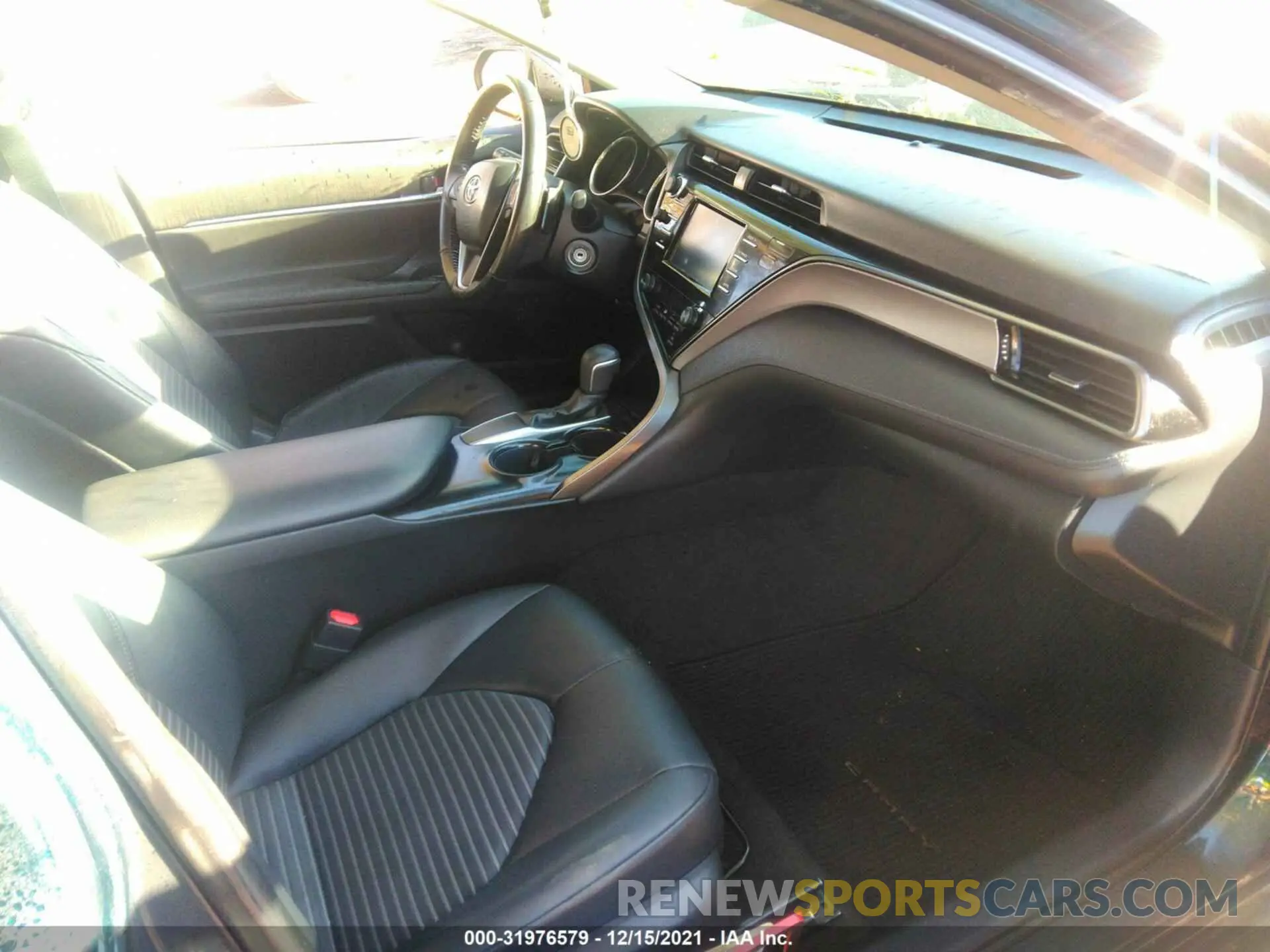 5 fotografías del automóvil dañado 4T1B11HK3KU744670 TOYOTA CAMRY 2019