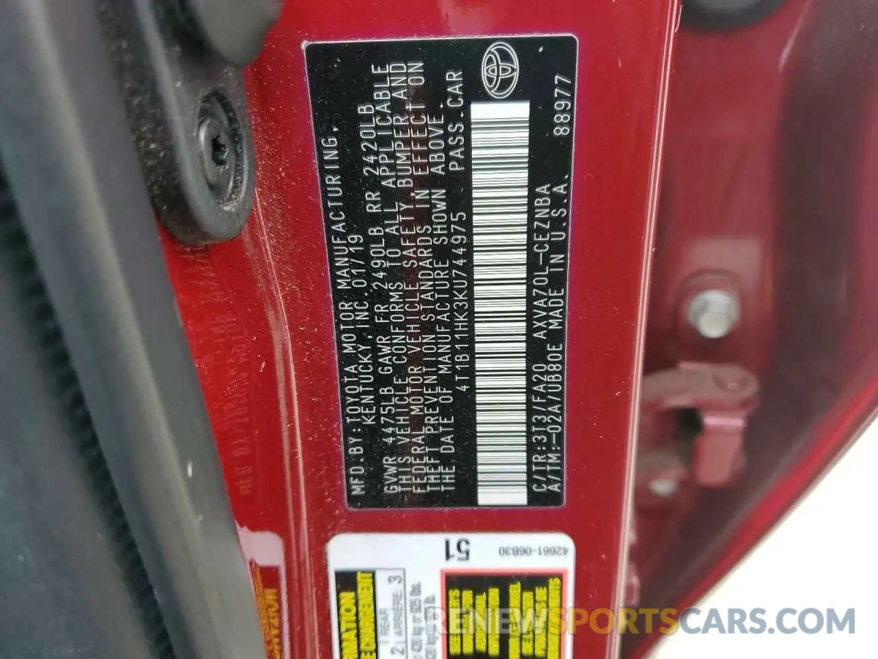 10 fotografías del automóvil dañado 4T1B11HK3KU744975 TOYOTA CAMRY 2019