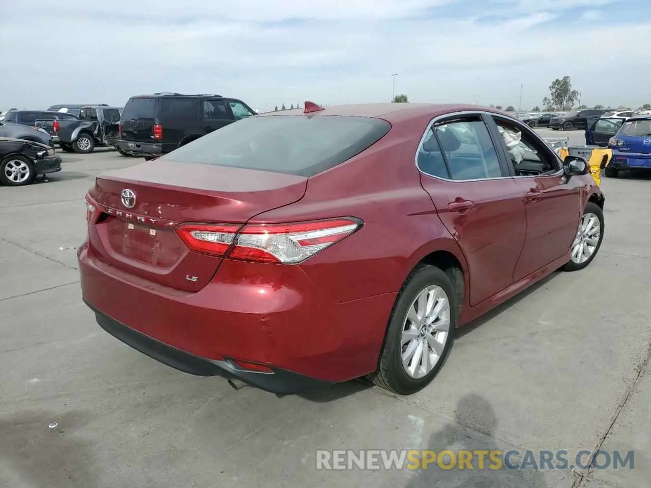 4 fotografías del automóvil dañado 4T1B11HK3KU744975 TOYOTA CAMRY 2019