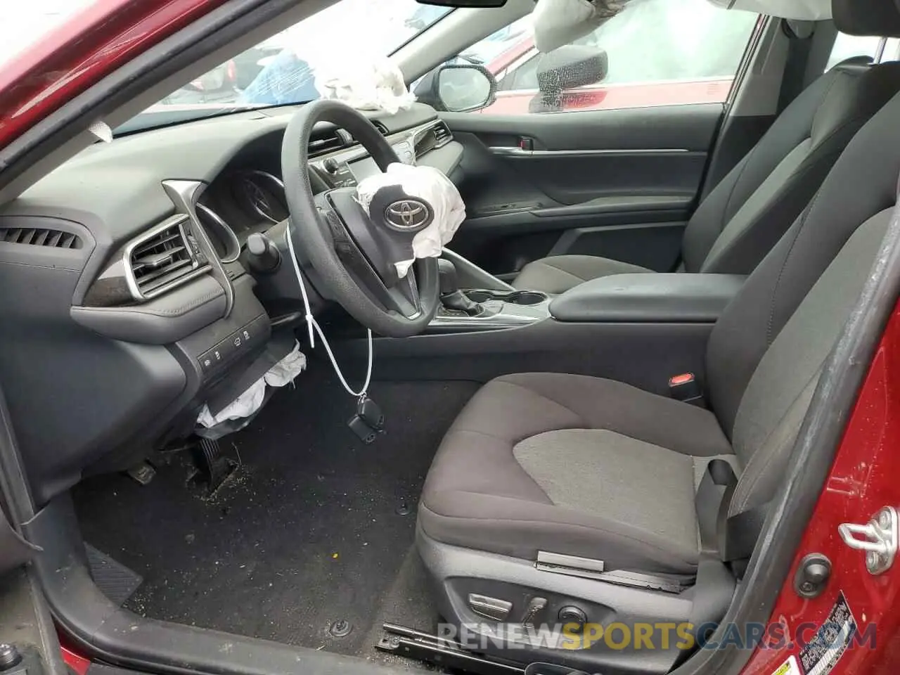 5 fotografías del automóvil dañado 4T1B11HK3KU744975 TOYOTA CAMRY 2019