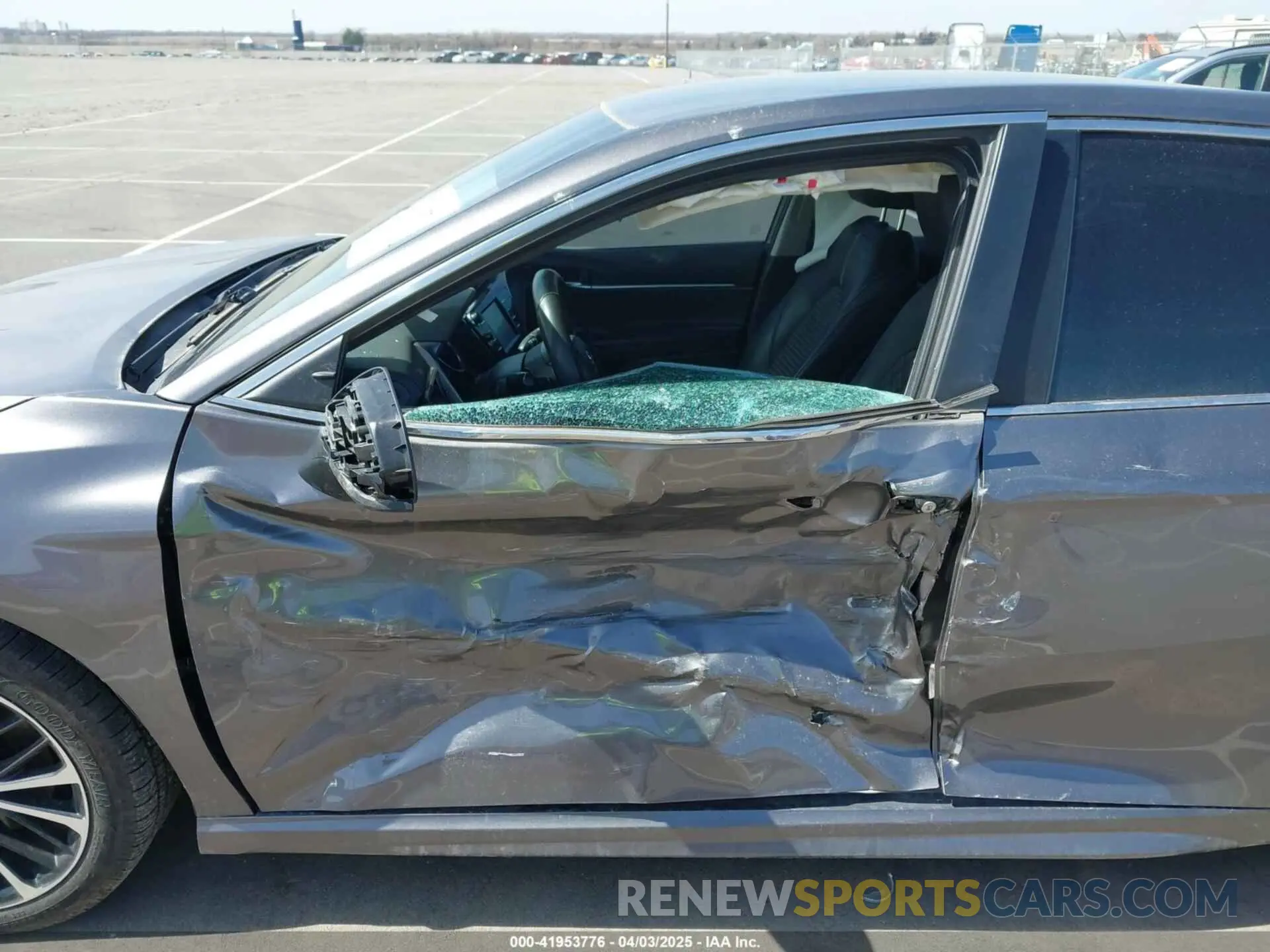 17 fotografías del automóvil dañado 4T1B11HK3KU747018 TOYOTA CAMRY 2019