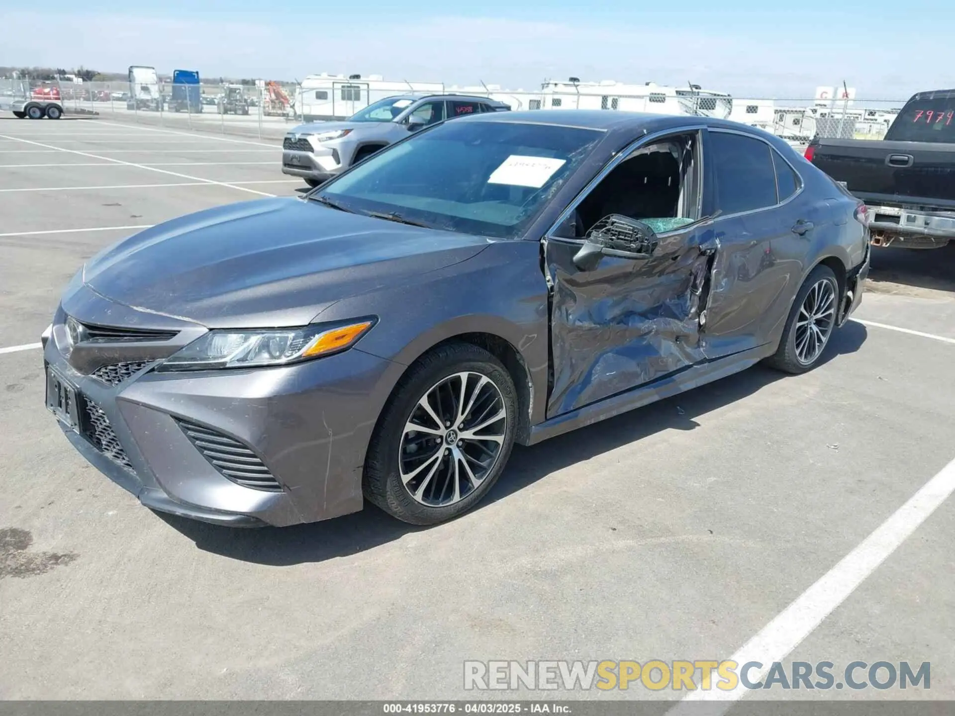 2 fotografías del automóvil dañado 4T1B11HK3KU747018 TOYOTA CAMRY 2019