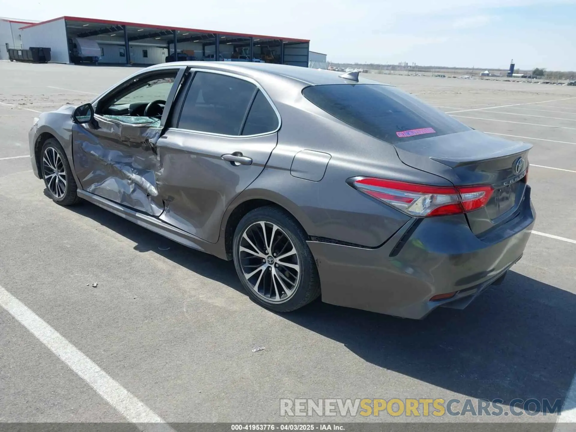 3 fotografías del automóvil dañado 4T1B11HK3KU747018 TOYOTA CAMRY 2019