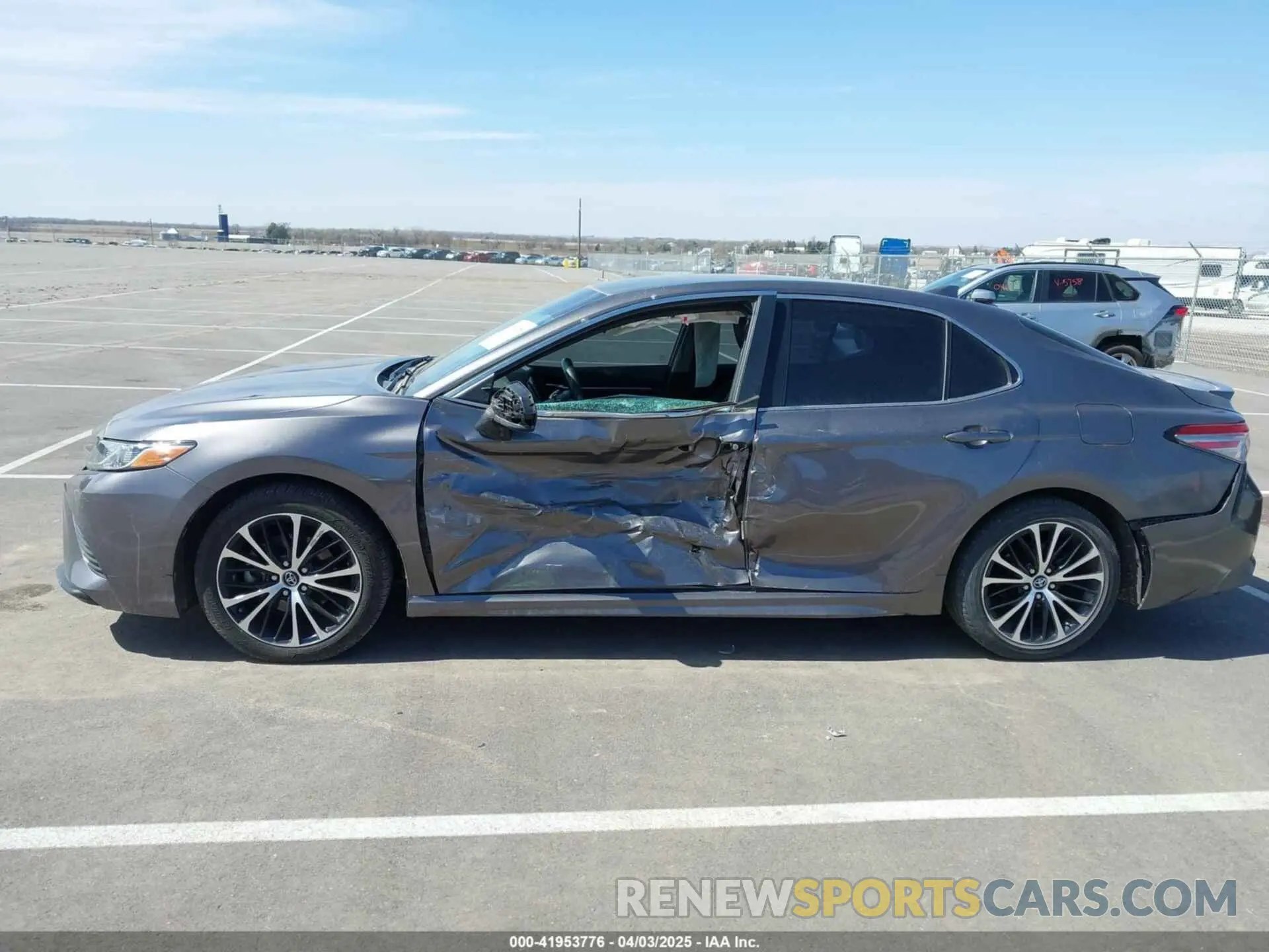 6 fotografías del automóvil dañado 4T1B11HK3KU747018 TOYOTA CAMRY 2019