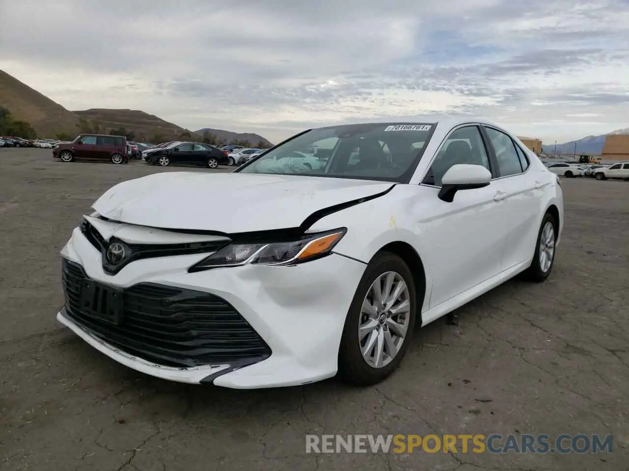 2 fotografías del automóvil dañado 4T1B11HK3KU748721 TOYOTA CAMRY 2019