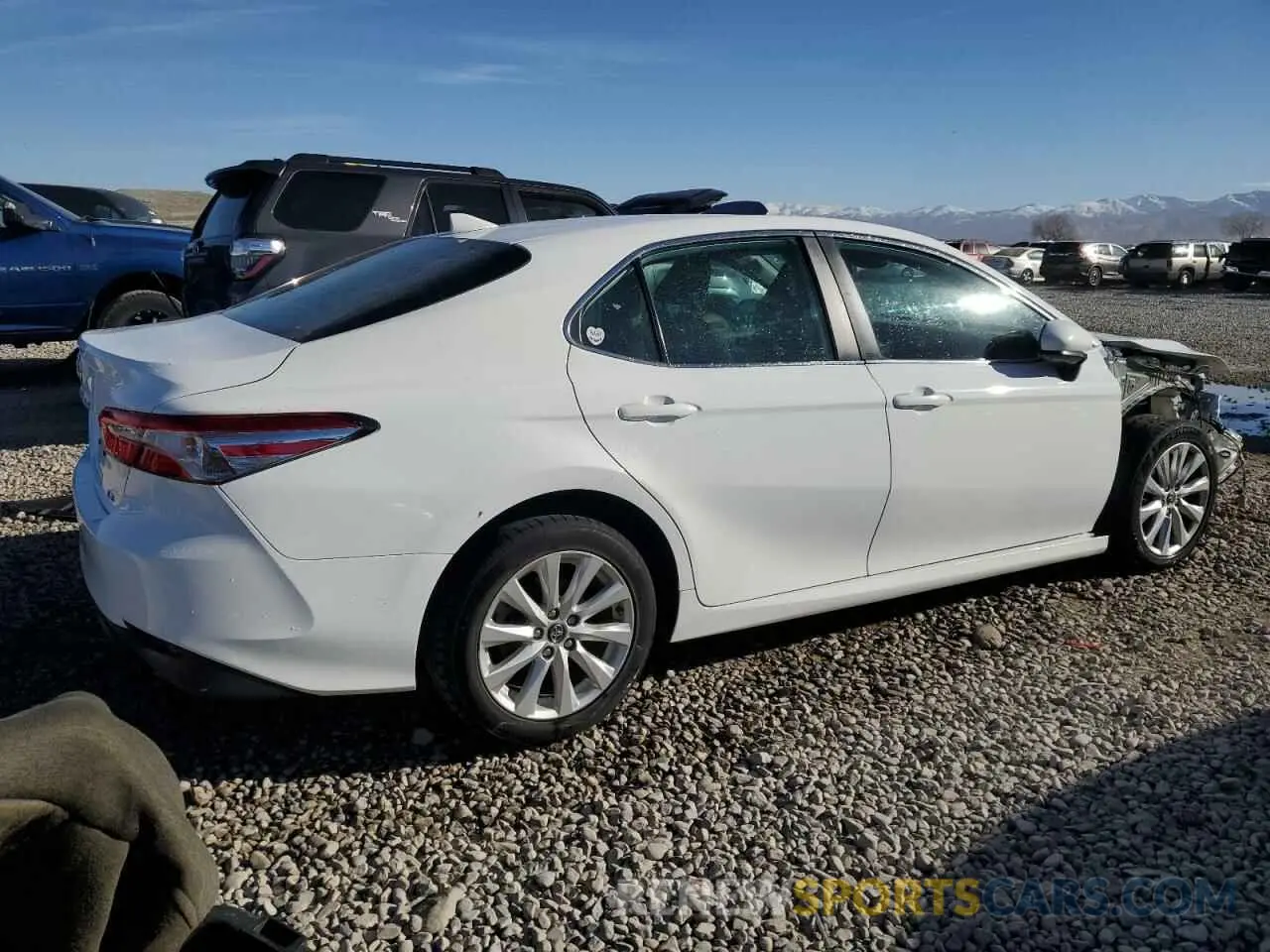 3 fotografías del automóvil dañado 4T1B11HK3KU759069 TOYOTA CAMRY 2019