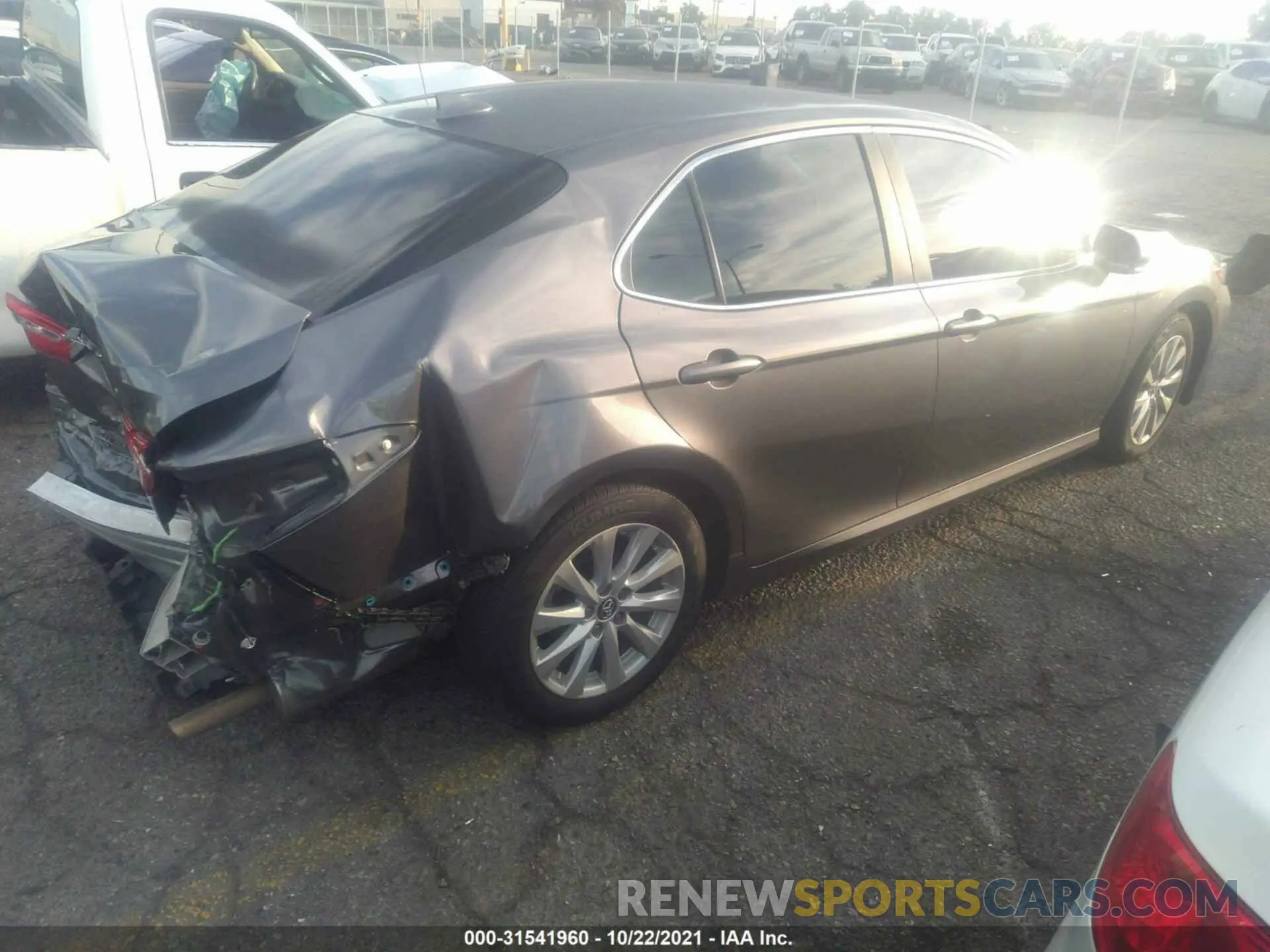 4 fotografías del automóvil dañado 4T1B11HK3KU766104 TOYOTA CAMRY 2019