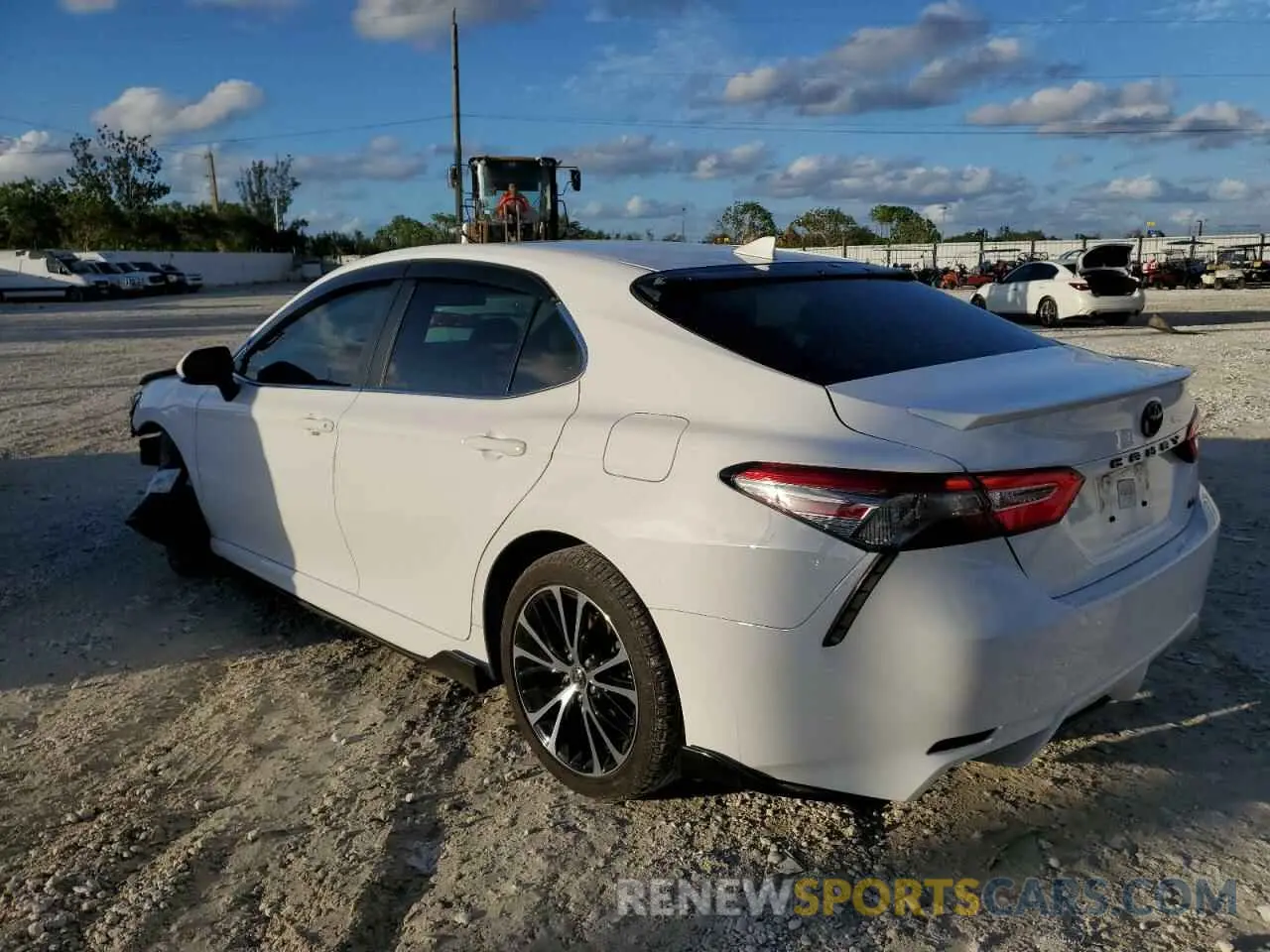 3 fotografías del automóvil dañado 4T1B11HK3KU770492 TOYOTA CAMRY 2019