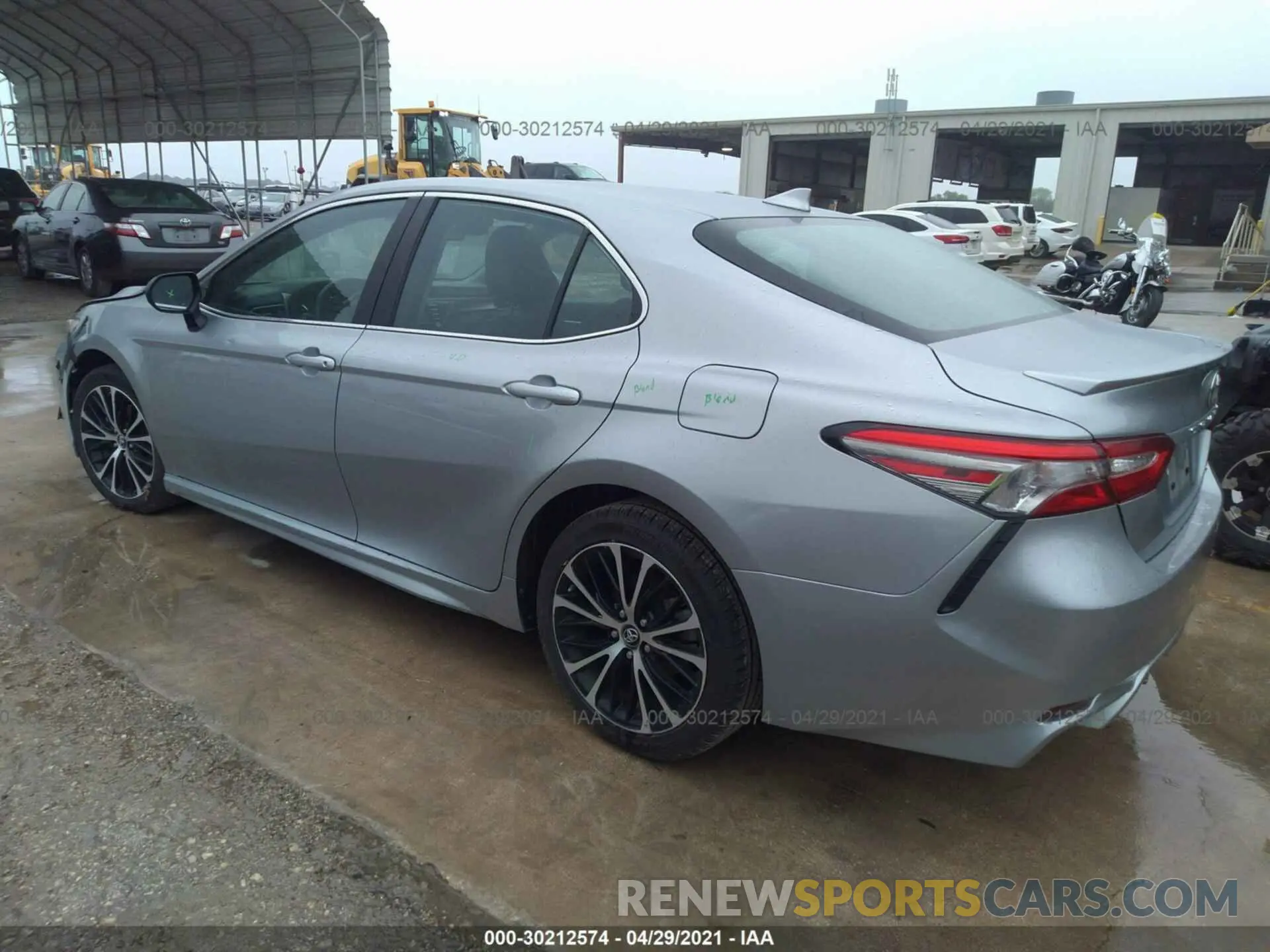 3 fotografías del automóvil dañado 4T1B11HK3KU771173 TOYOTA CAMRY 2019