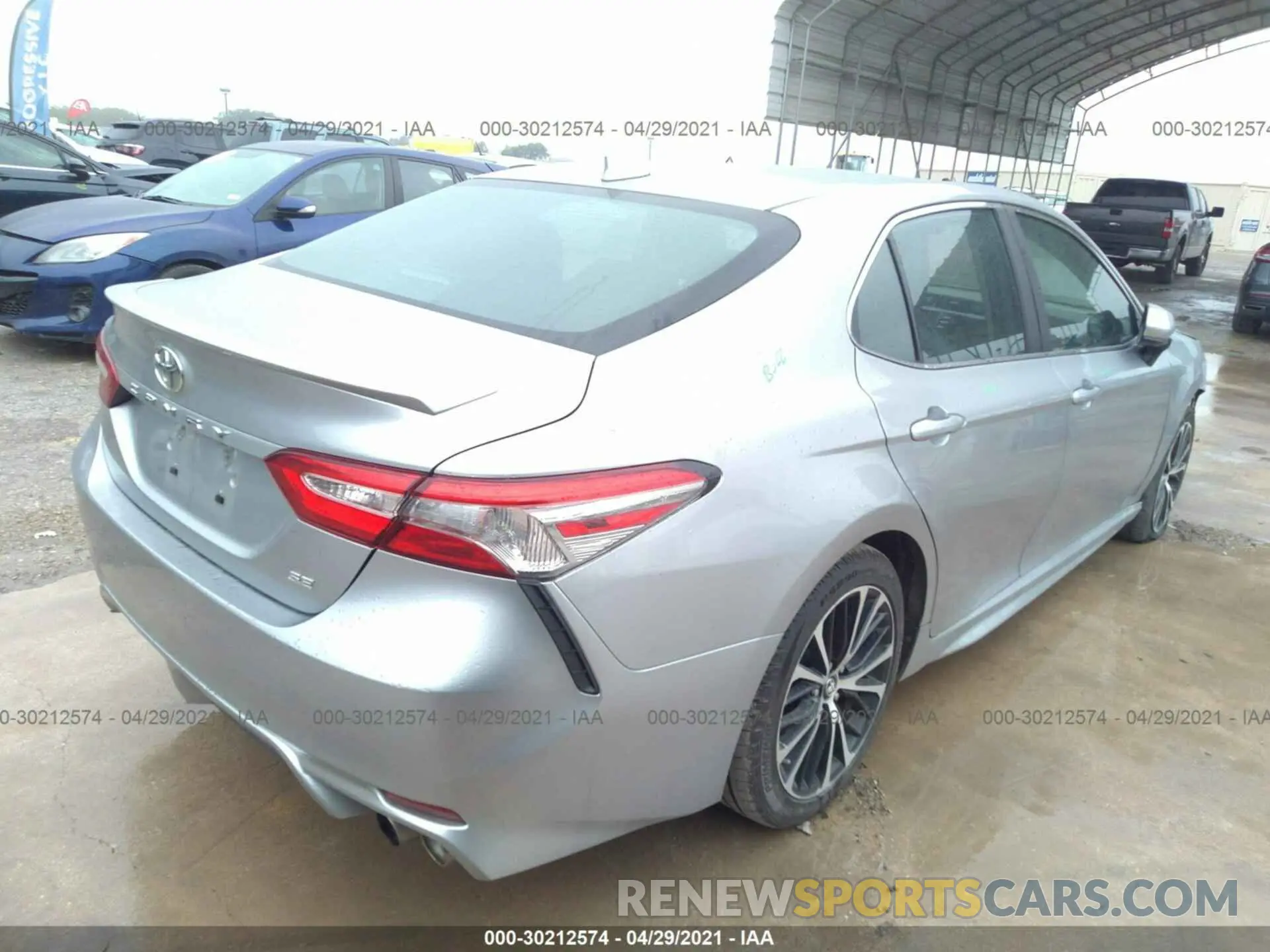 4 fotografías del automóvil dañado 4T1B11HK3KU771173 TOYOTA CAMRY 2019