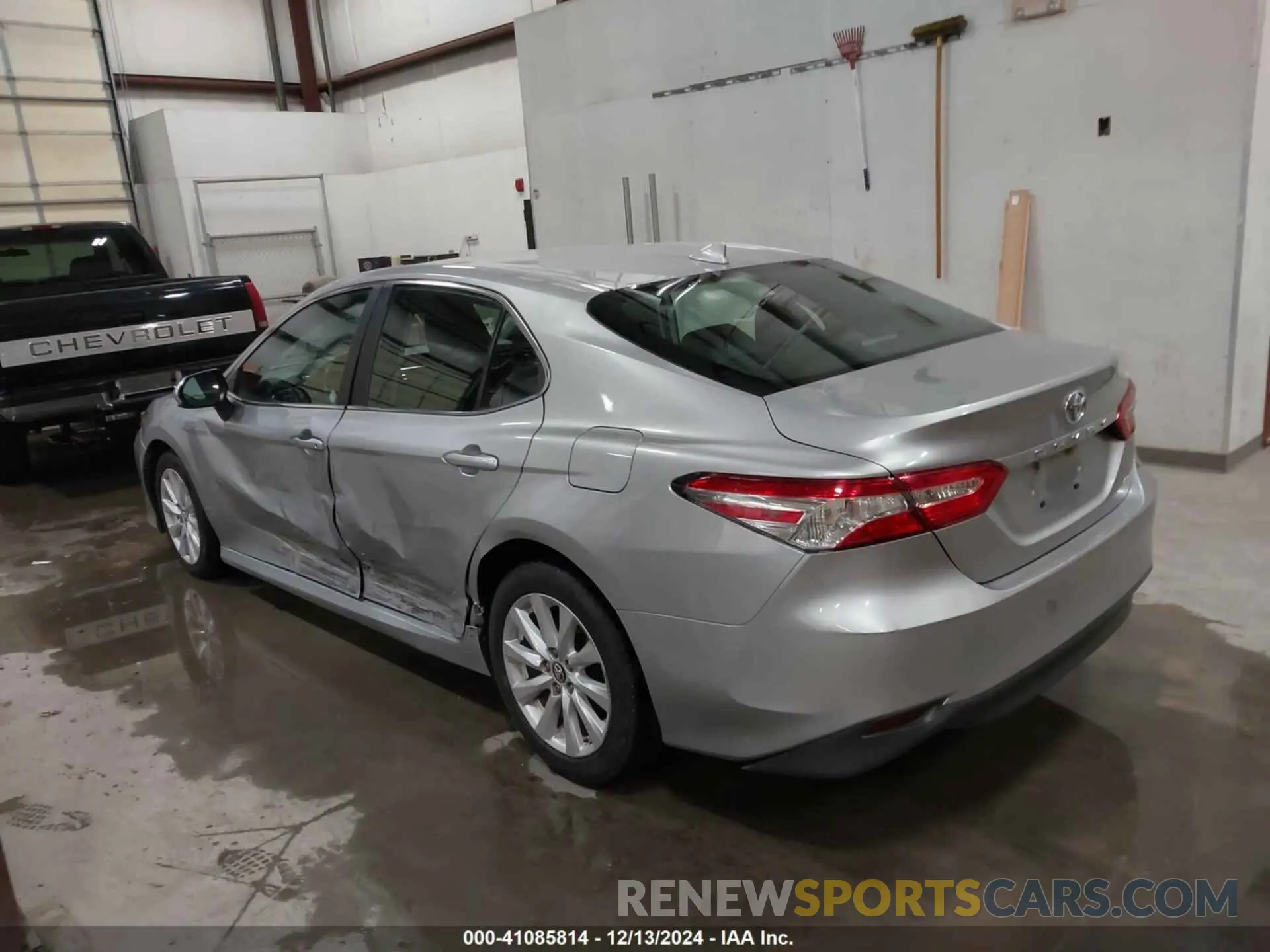 3 fotografías del automóvil dañado 4T1B11HK3KU771268 TOYOTA CAMRY 2019