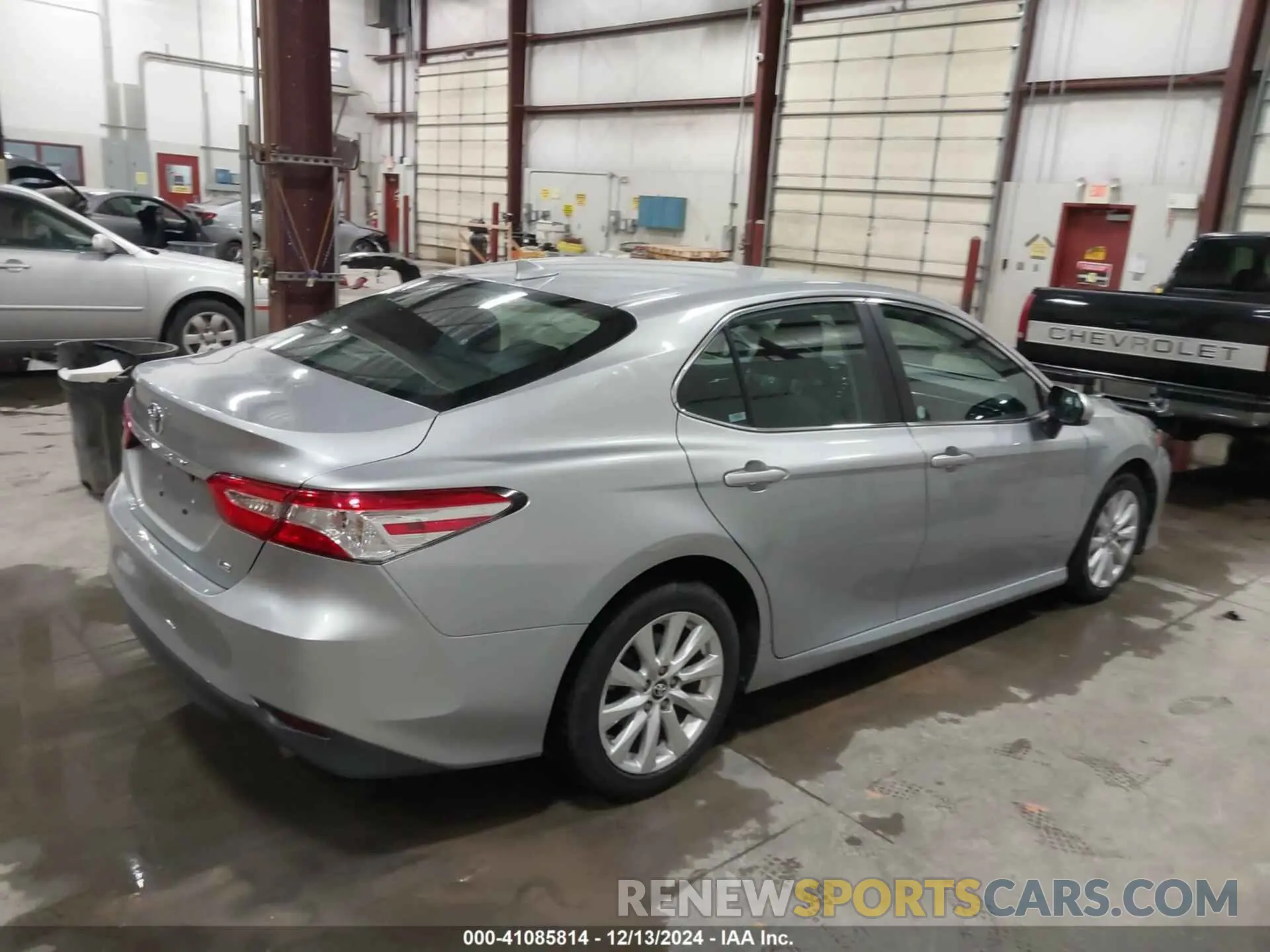 4 fotografías del automóvil dañado 4T1B11HK3KU771268 TOYOTA CAMRY 2019