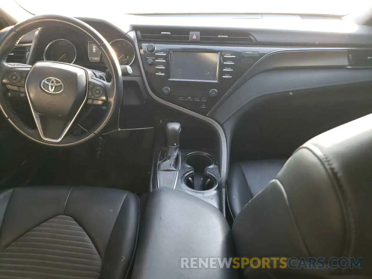 8 fotografías del automóvil dañado 4T1B11HK3KU780228 TOYOTA CAMRY 2019