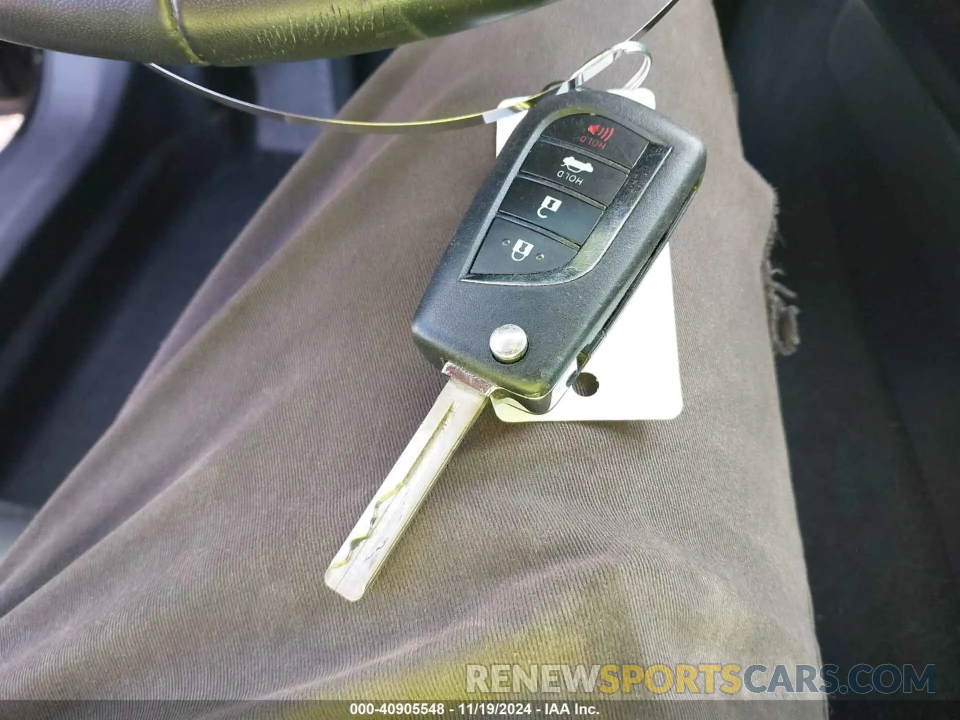 11 fotografías del automóvil dañado 4T1B11HK3KU783484 TOYOTA CAMRY 2019