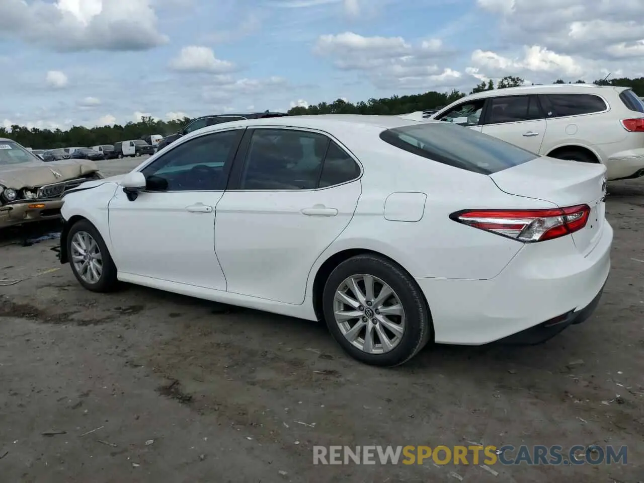 2 fotografías del automóvil dañado 4T1B11HK3KU786952 TOYOTA CAMRY 2019