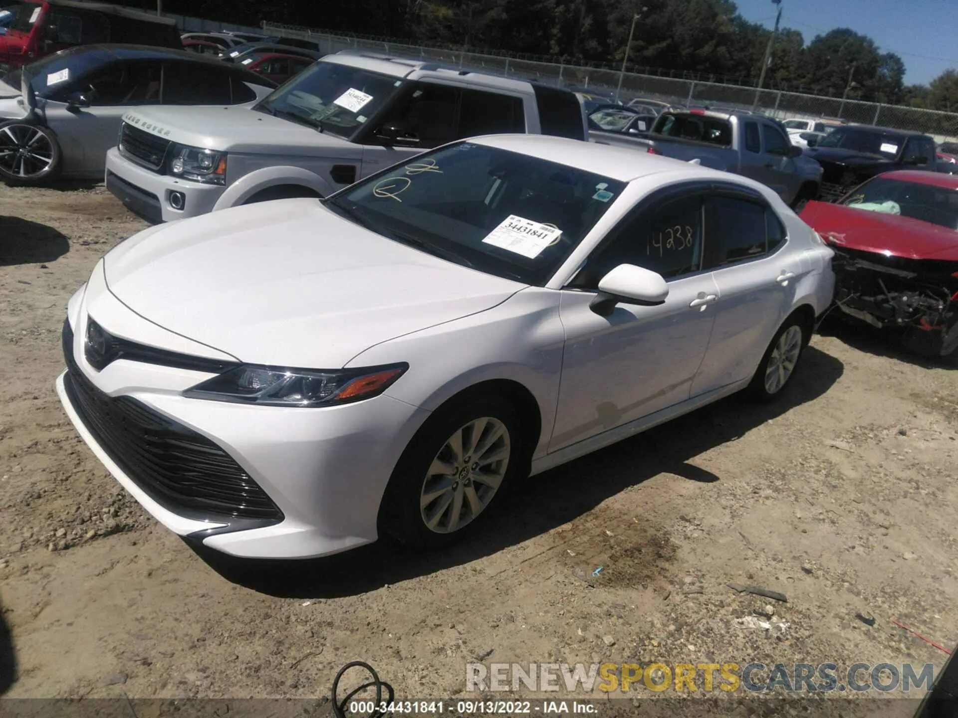 2 fotografías del automóvil dañado 4T1B11HK3KU799877 TOYOTA CAMRY 2019