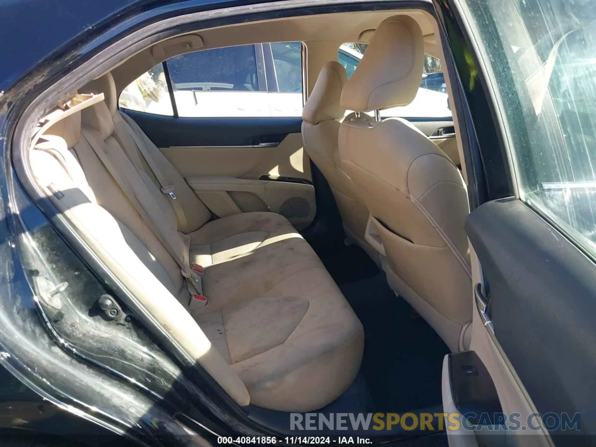 8 fotografías del automóvil dañado 4T1B11HK3KU802258 TOYOTA CAMRY 2019