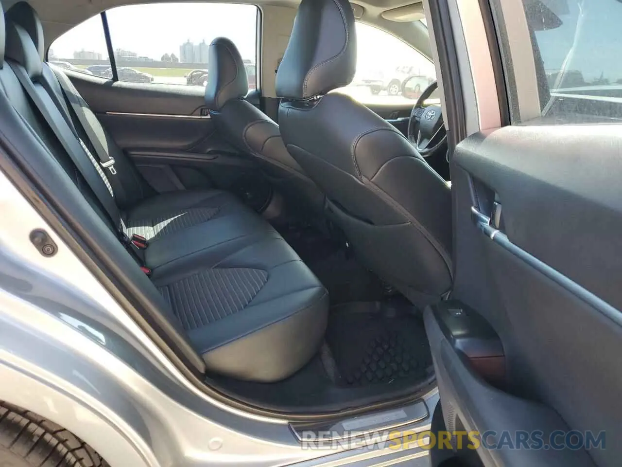 10 fotografías del automóvil dañado 4T1B11HK3KU807301 TOYOTA CAMRY 2019