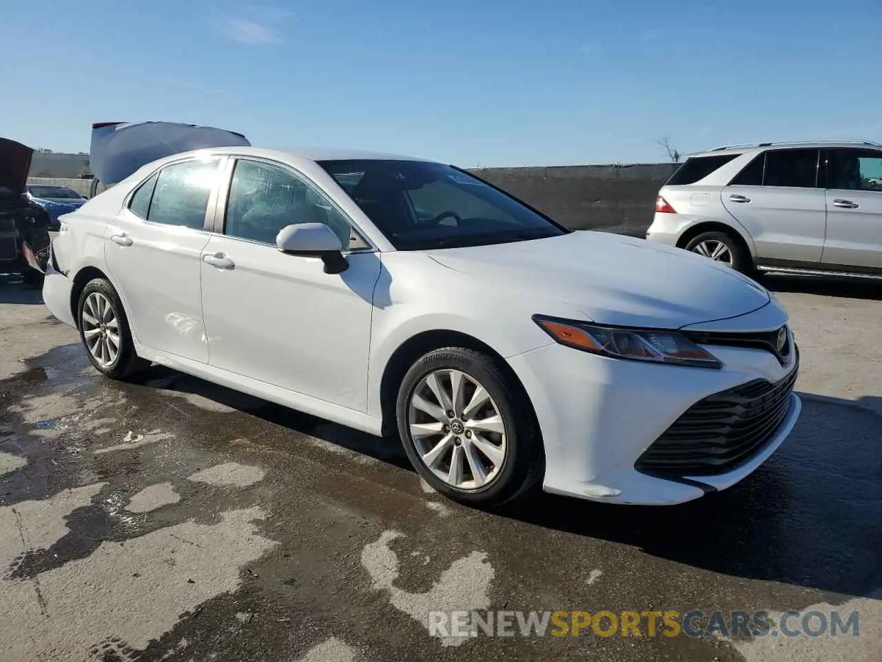 4 fotografías del automóvil dañado 4T1B11HK3KU824602 TOYOTA CAMRY 2019