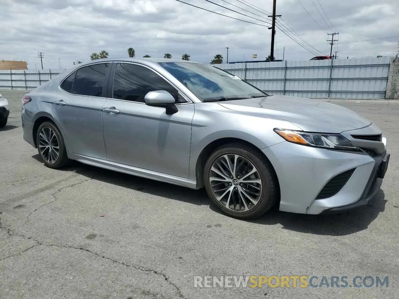 4 fotografías del automóvil dañado 4T1B11HK3KU824809 TOYOTA CAMRY 2019