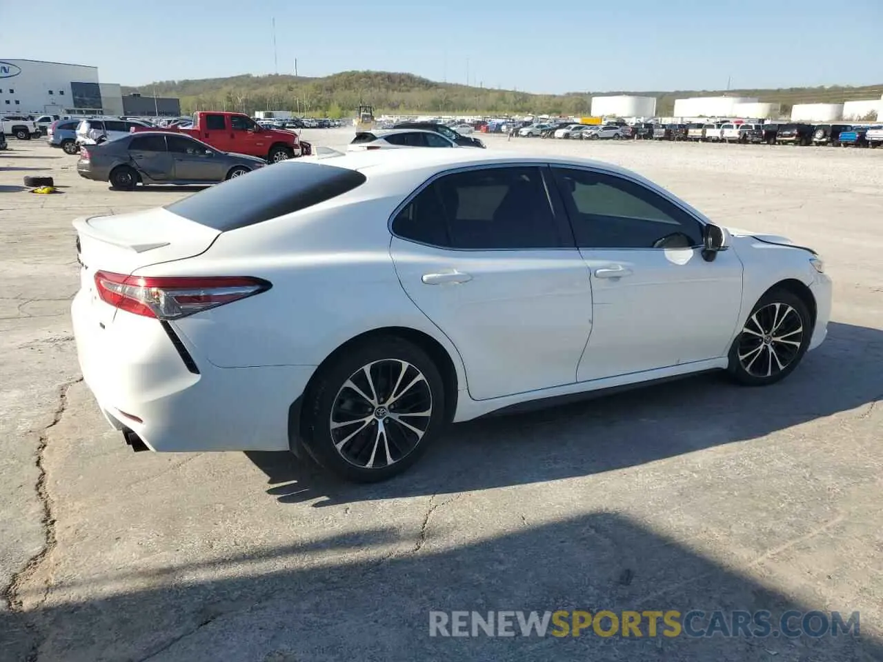 3 fotografías del automóvil dañado 4T1B11HK3KU832439 TOYOTA CAMRY 2019